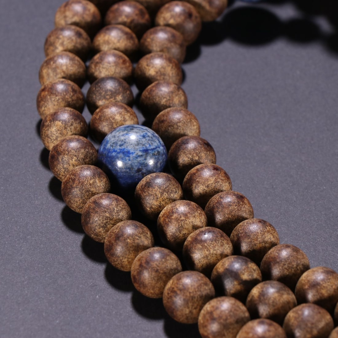 An Exquisite Eaglewood Buddha Bead Hand String - 4