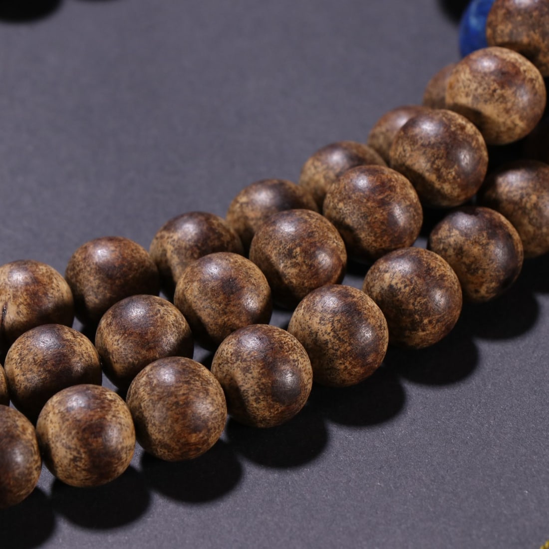 An Exquisite Eaglewood Buddha Bead Hand String - 6