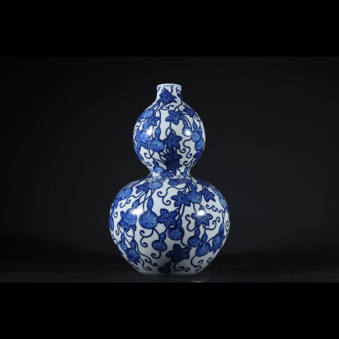 An Exquisite Blue and White Gourd Vase (1 of 9)