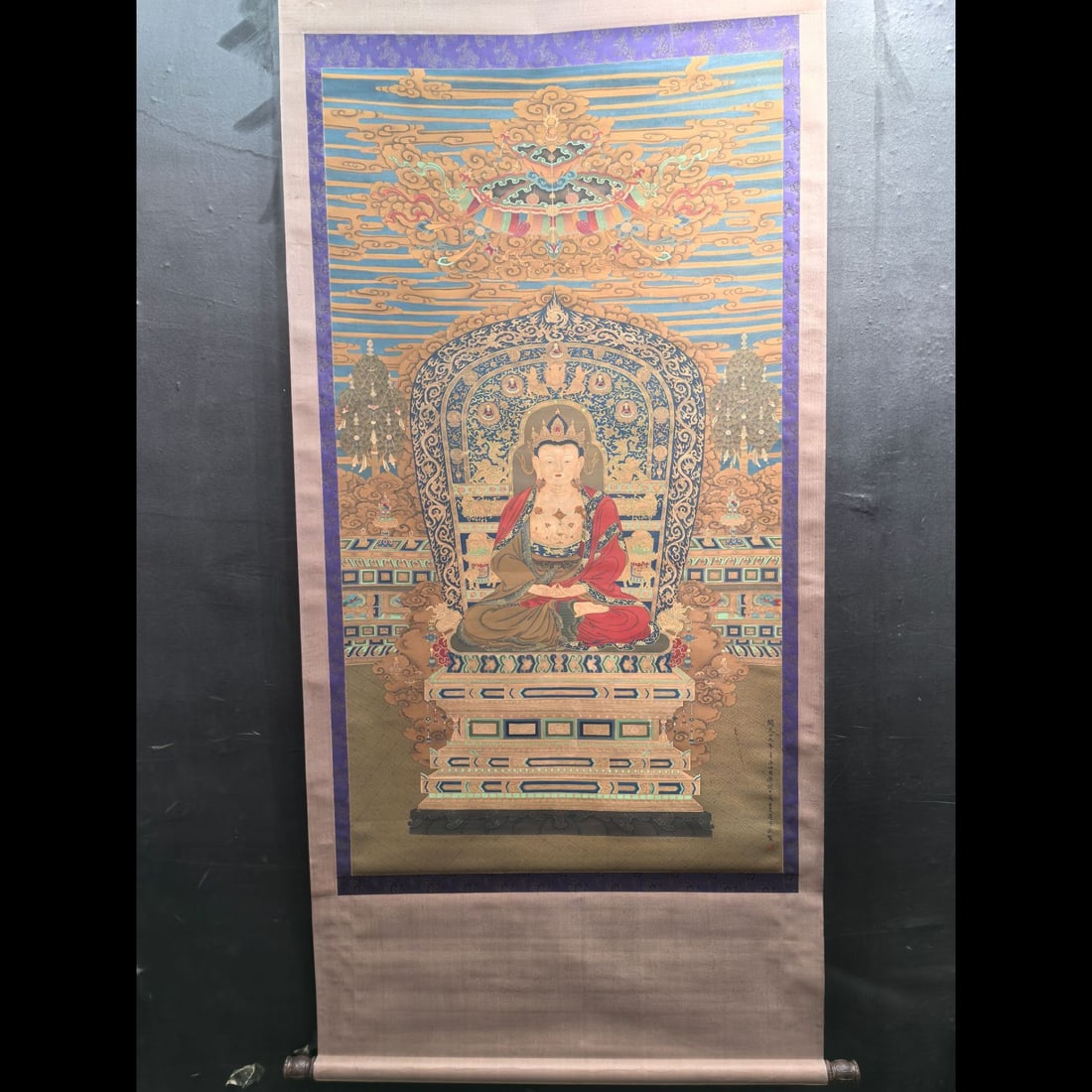 A Chinese Vertical Scroll Ink Painting of Buddha Statue on Silk: A Chinese Vertical Scroll Ink Painting of Buddha Statue on Silk,Tang Dynasty, China,Wu Daozi,without frame size:31.7inx57.9in 一幅中国水墨绢本佛&#