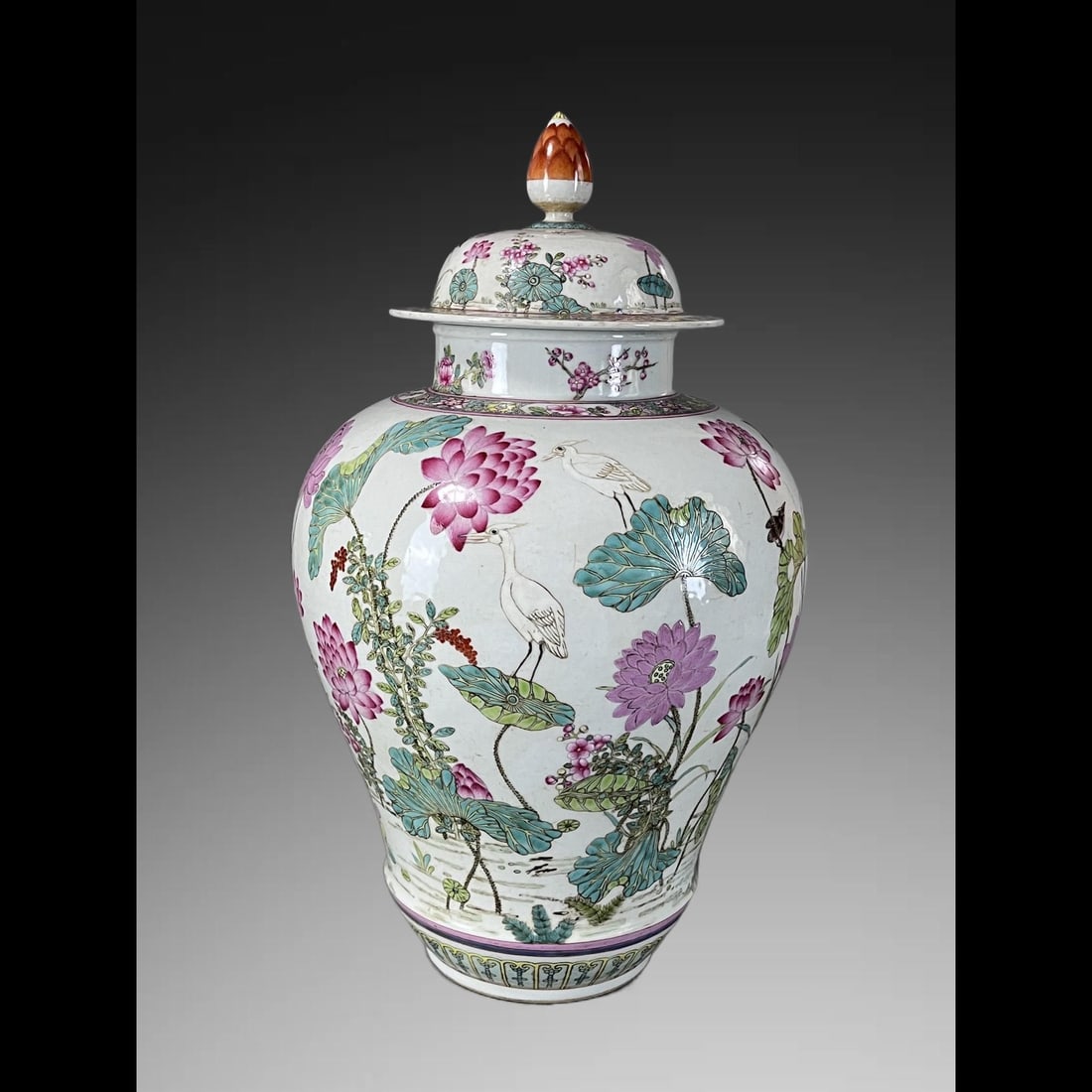 An Exquisite Famille-Rose Flower and Bird Pattern Jar: An Exquisite Famille-Rose Flower and Bird Pattern Jar,Qing Dynasty, China,With Mark,Size:16.5in 粉彩花鸟纹罐,中国清代,带款
