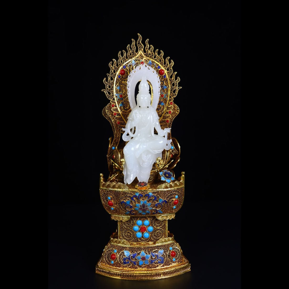 An Exquisite Hotan Jade Statue of Avalokitesvara, With Filigree Base: An Exquisite Hotan Jade Statue of Avalokitesvara, With Filigree Base,Qing Dynasty, China,Qianlong Four‑character Mark,Size:5.3inx4.5inx13.4in,Weight:1134g