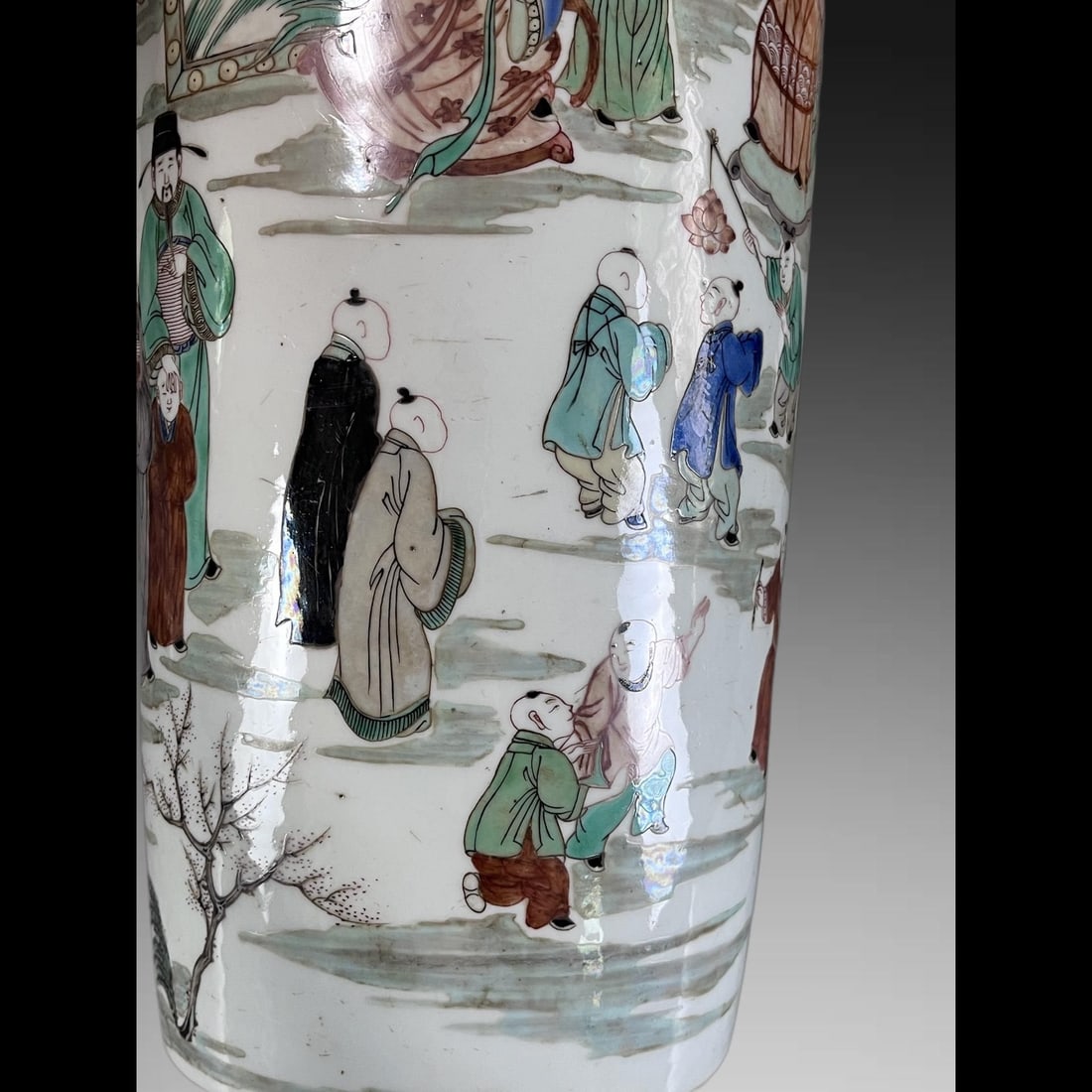 An Exquisite Wucai Figures Pattern Vase - 7
