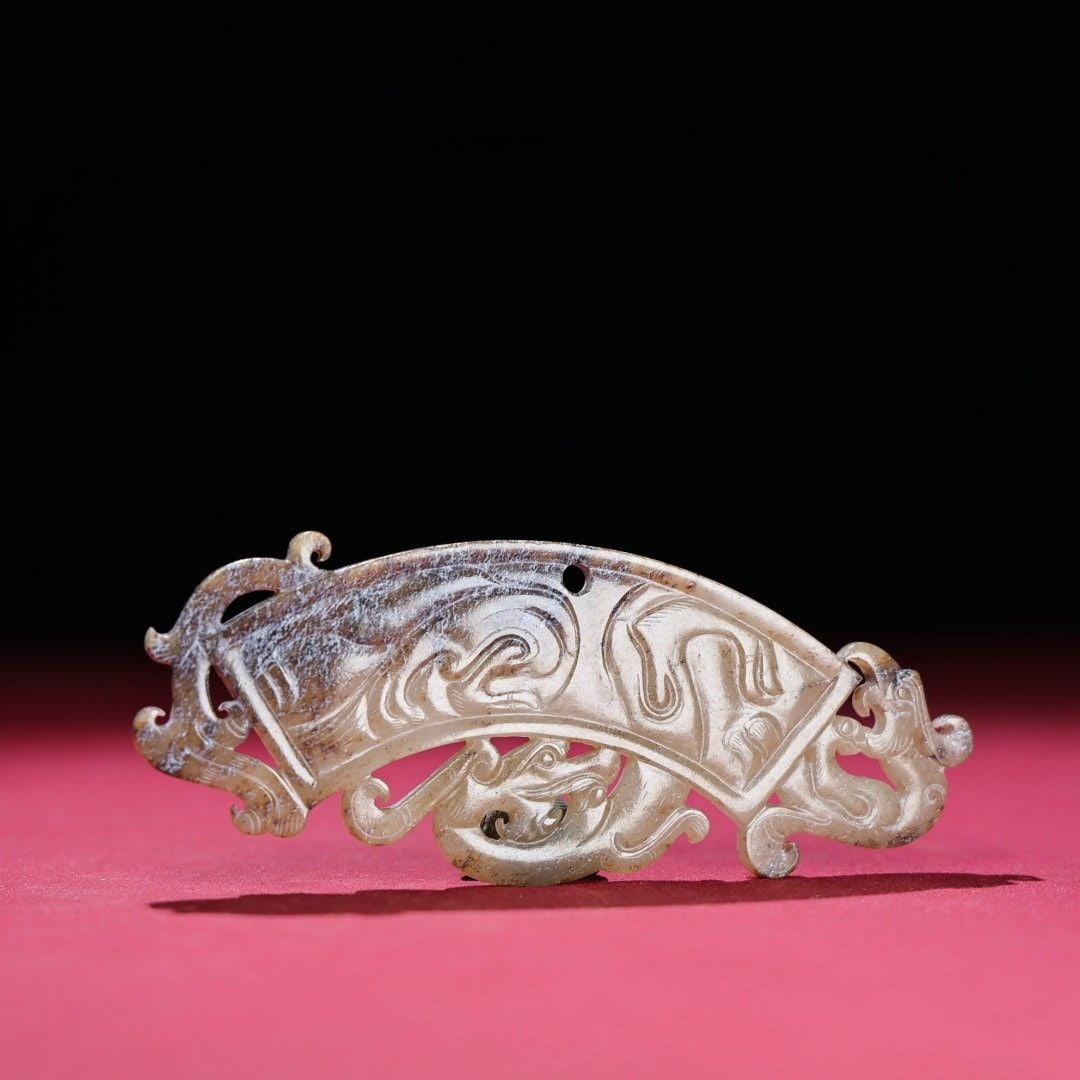 An Exquisite Hotan Jade Dragon and Phoenix Pattern Pendant: An Exquisite Hotan Jade Dragon and Phoenix Pattern Pendant,Han Dynasty, China,Size:4.8inx1.9inx0.2in,Weight:46g