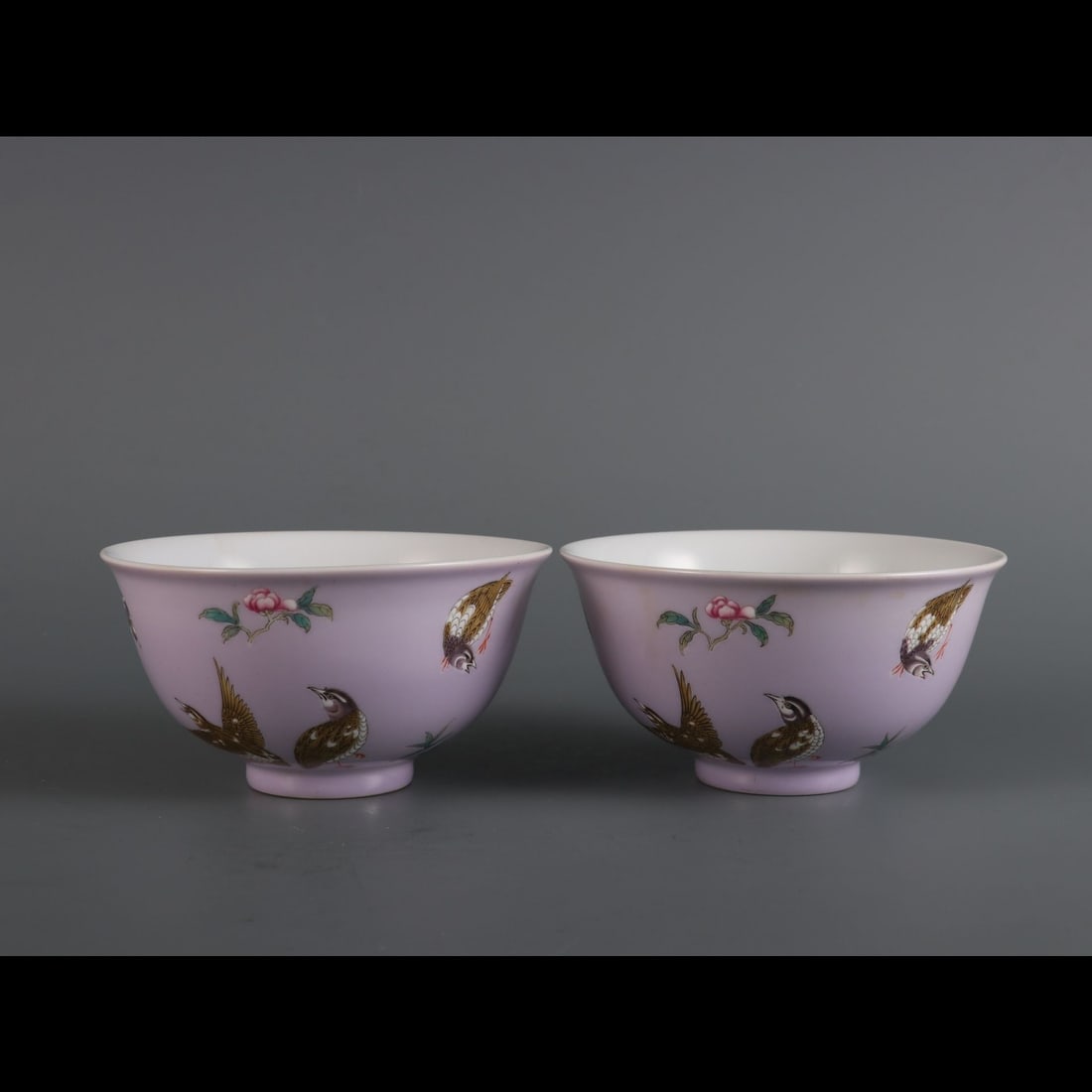 A pair of Exquisite Enamel Flower and Bird Pattern Bowl: A pair of Exquisite Enamel Flower and Bird Pattern Bowl,Qing Dynasty, China,Yongzheng Four‑character Mark,Size:2.4inx4.5in