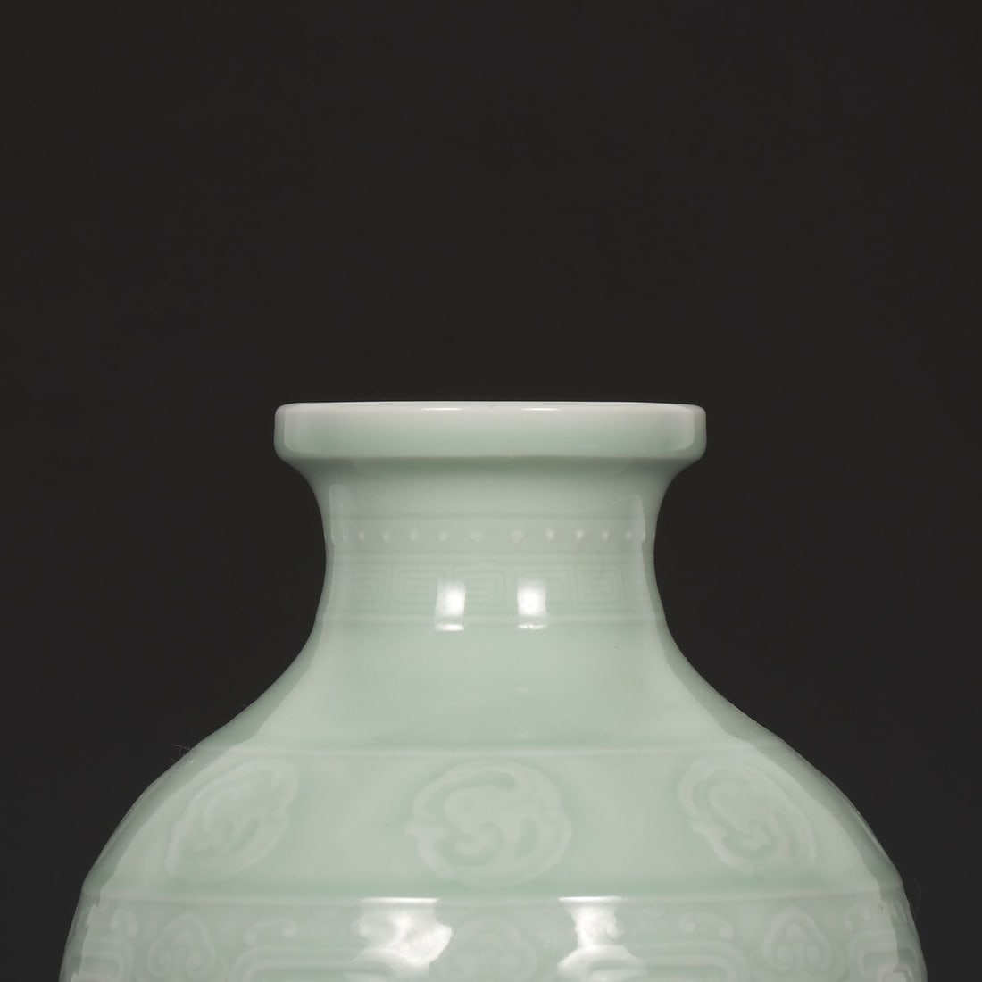 An Exquisite Celadon Glazed Ruyi Pattern Vase - 3