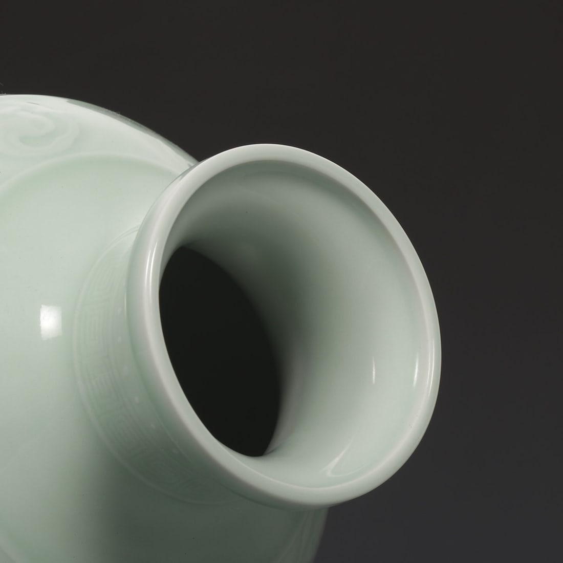 An Exquisite Celadon Glazed Ruyi Pattern Vase - 8