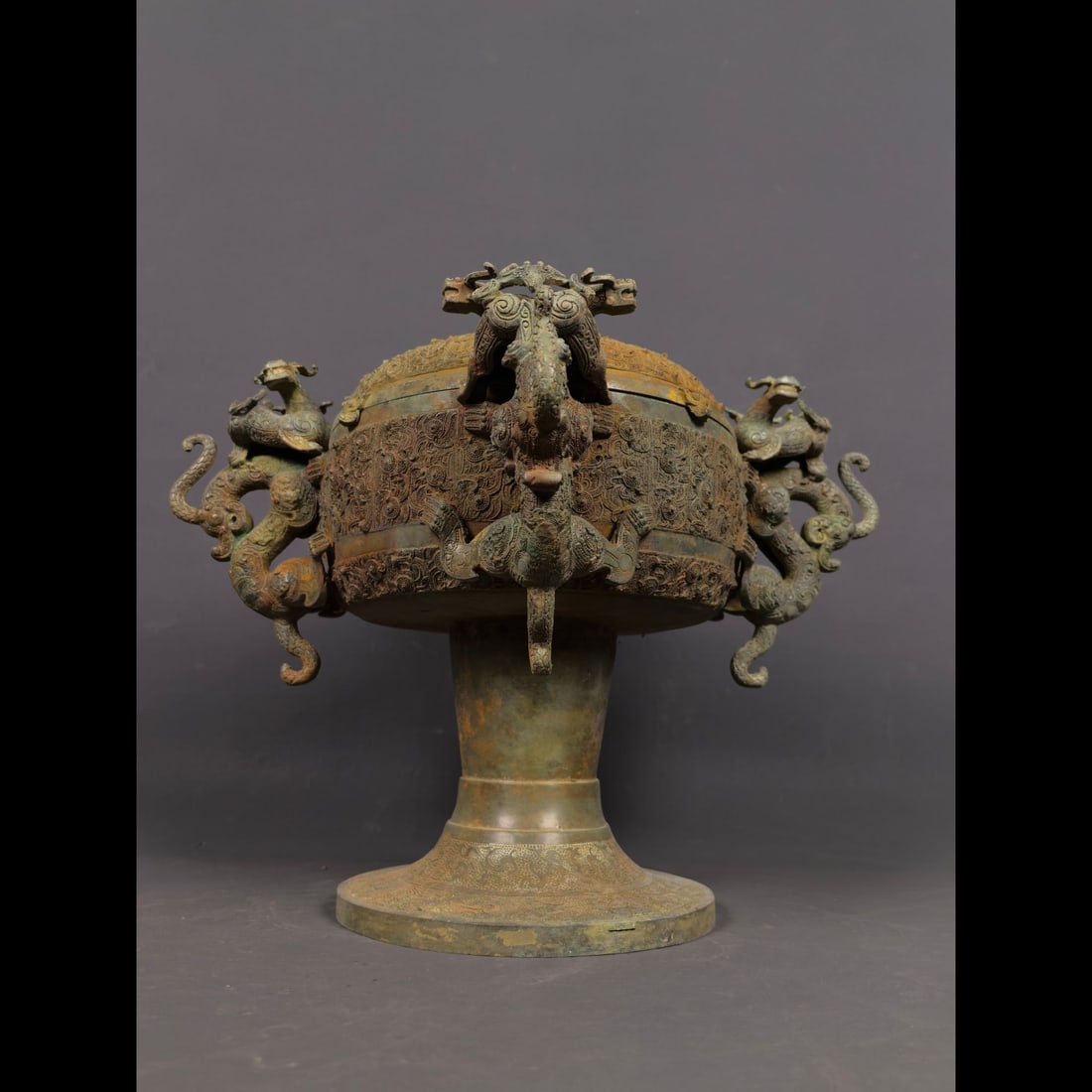 An Exquisite Bronze Pan‑Chi Pattern Jar (1 of 8)