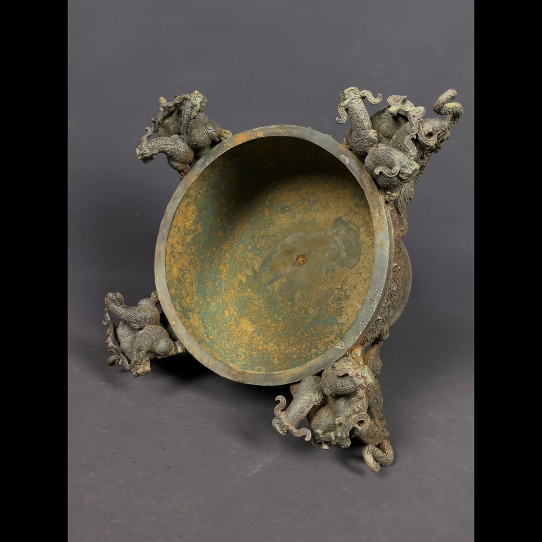 An Exquisite Bronze Pan‑Chi Pattern Jar - 7