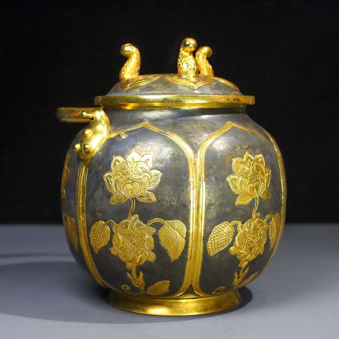 An Exquisite Gilt Copper Flower Pattern Ewer - 5