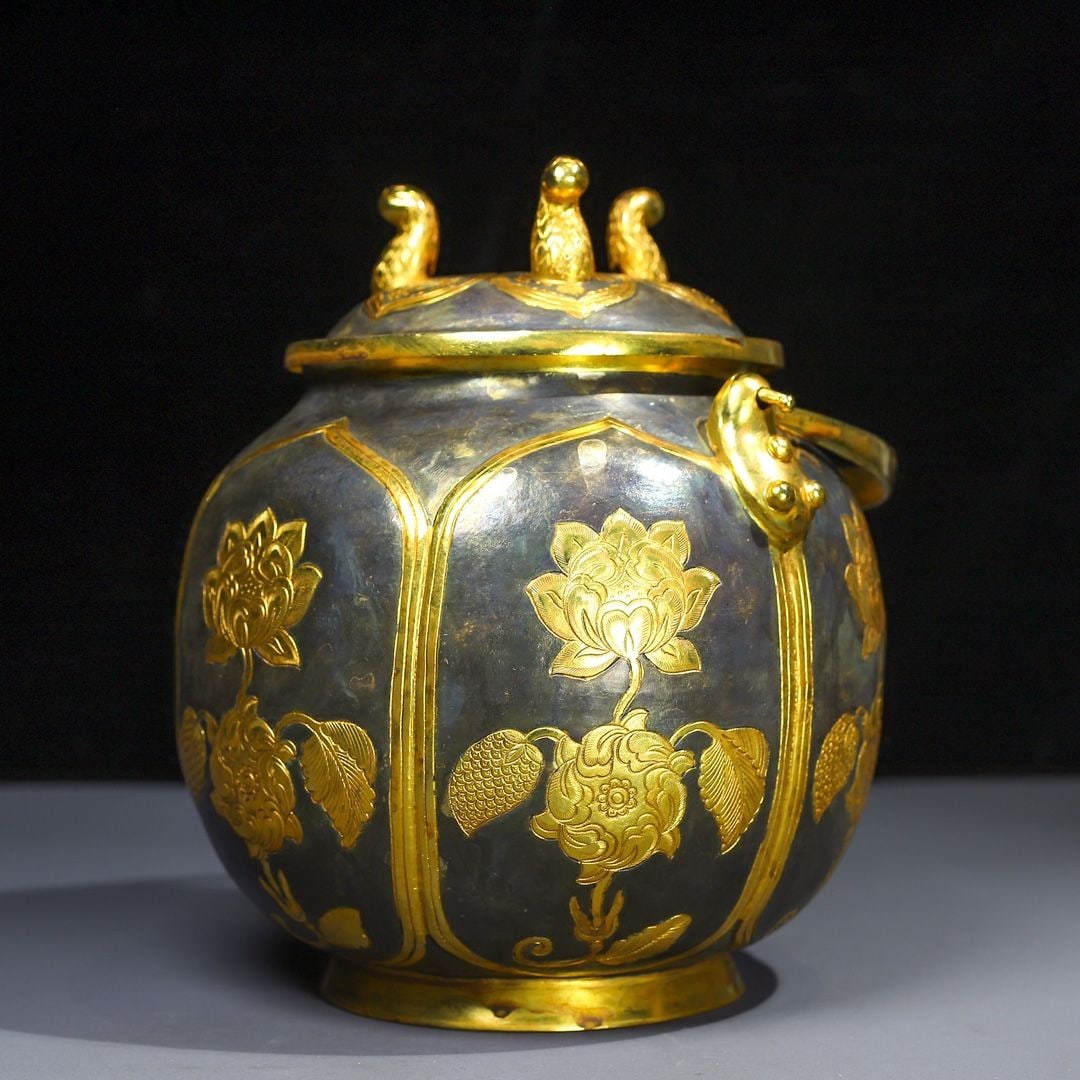 An Exquisite Gilt Copper Flower Pattern Ewer - 8