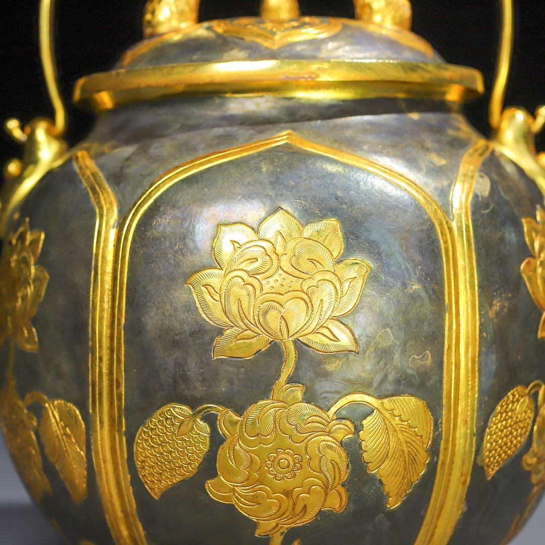 An Exquisite Gilt Copper Flower Pattern Ewer - 9