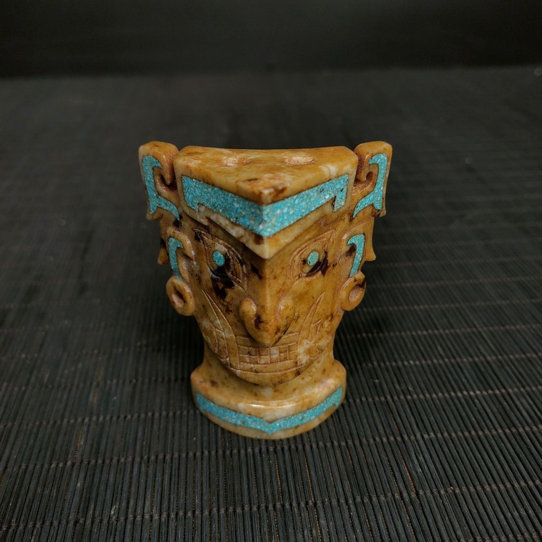 An Exquisite Hotan Jade Inlaid Turquoise Mask: An Exquisite Hotan Jade Inlaid Turquoise Mask,Ancient Time,China,Size:3.1in,Weight:118g 和田玉镶松石面具,远古时期