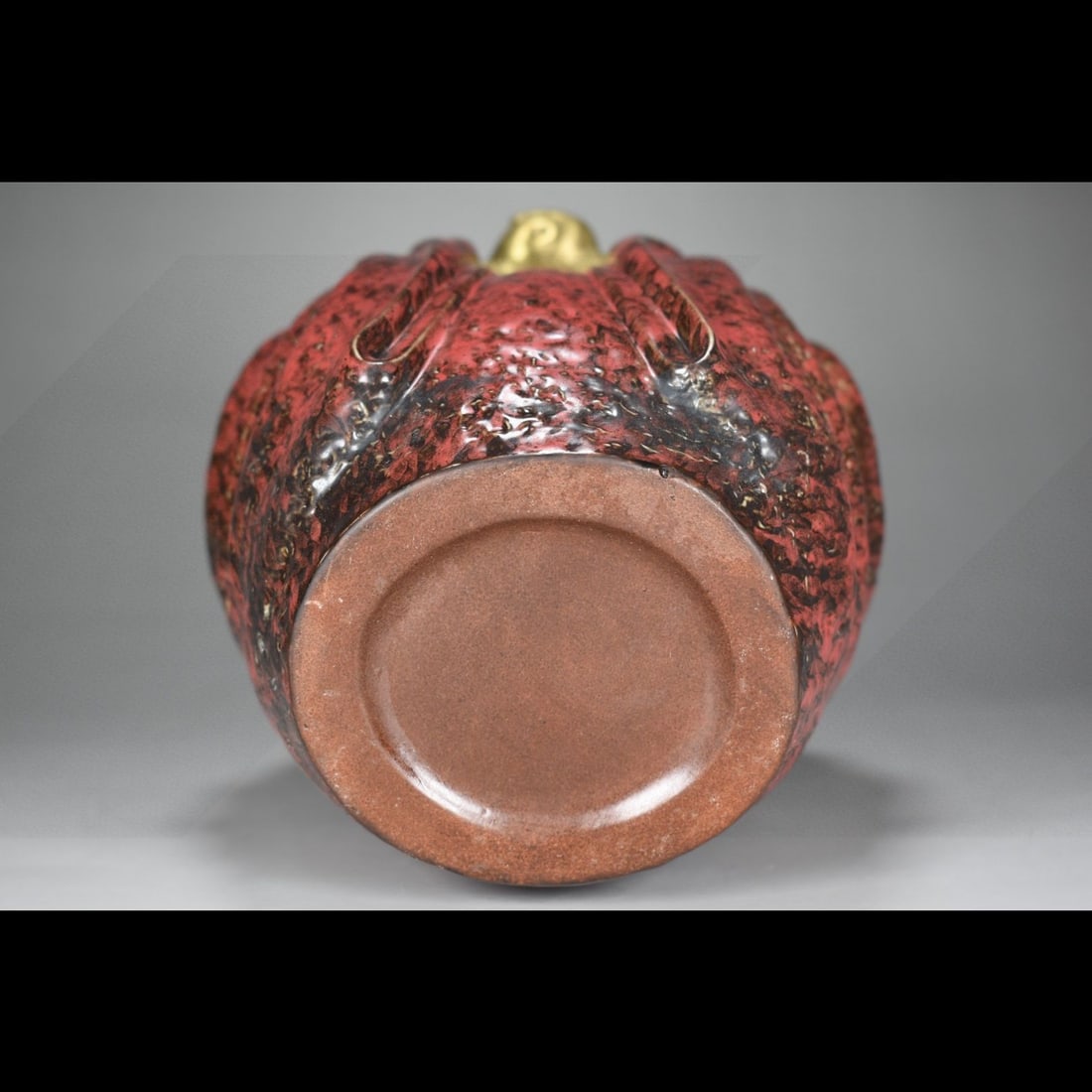 An Exquisite Ruby Red Glazed Gilt Arhat Ornament - 9