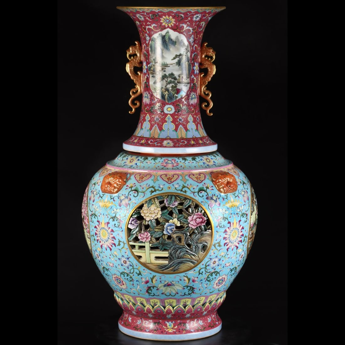 An Exquisite Ruby Red-Glazed Enamel Lotus Pattern Vase - 3