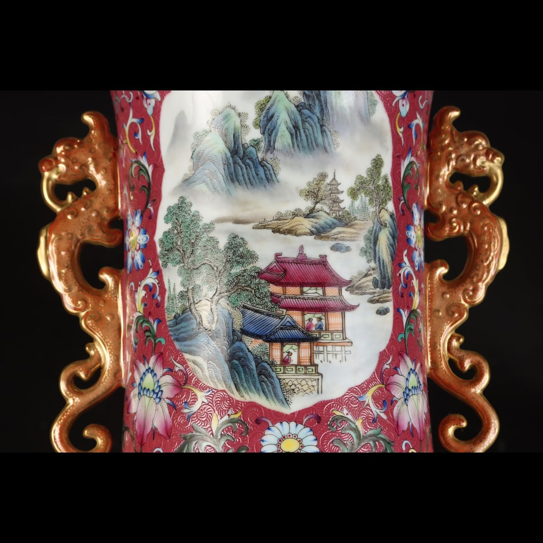 An Exquisite Ruby Red-Glazed Enamel Lotus Pattern Vase - 7