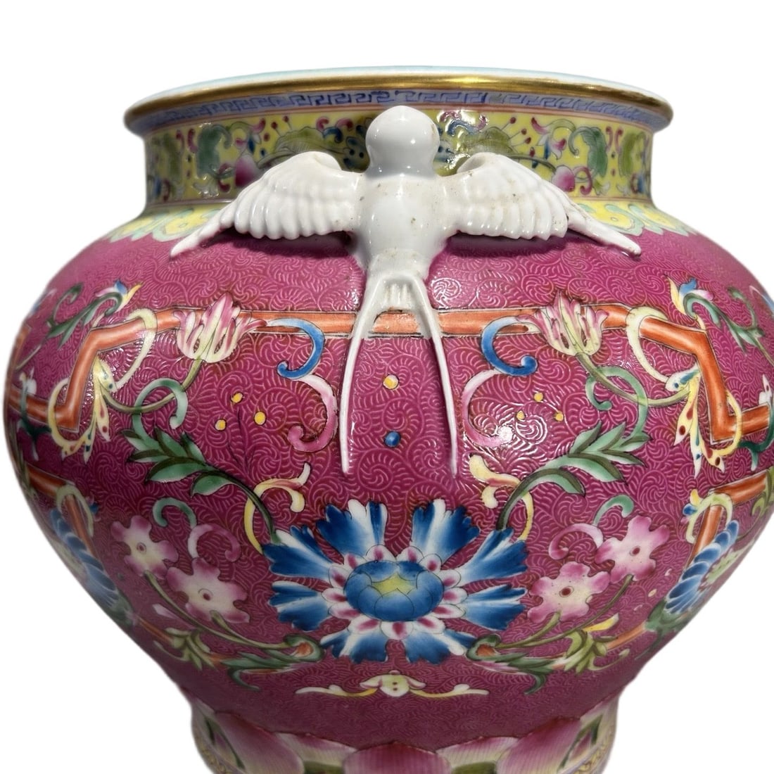 An Exquisite Enamel Lotus Pattern Jar - 7