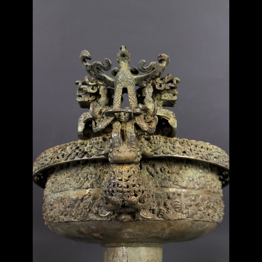 An Exquisite Bronze Dragon Pattern Jar - 5