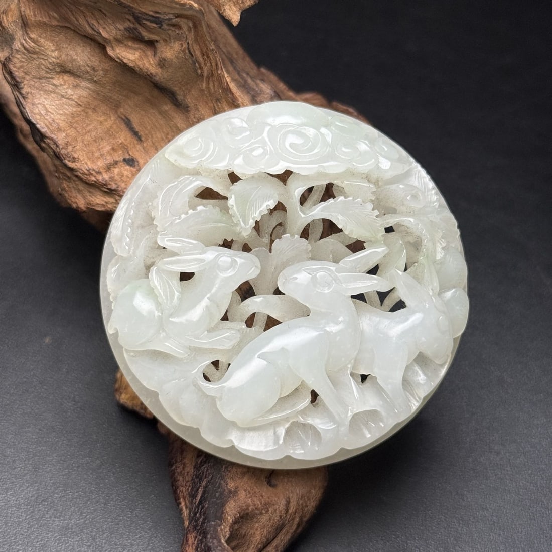 An Exquisite Hotan Jade Rabbit Pattern Jade Pendant: An Exquisite Hotan Jade Rabbit Pattern Jade Pendant,Liao Dynasty,China,Size:2.3inx0.6in,Weight:50g 和田玉兔纹佩,中国辽代
