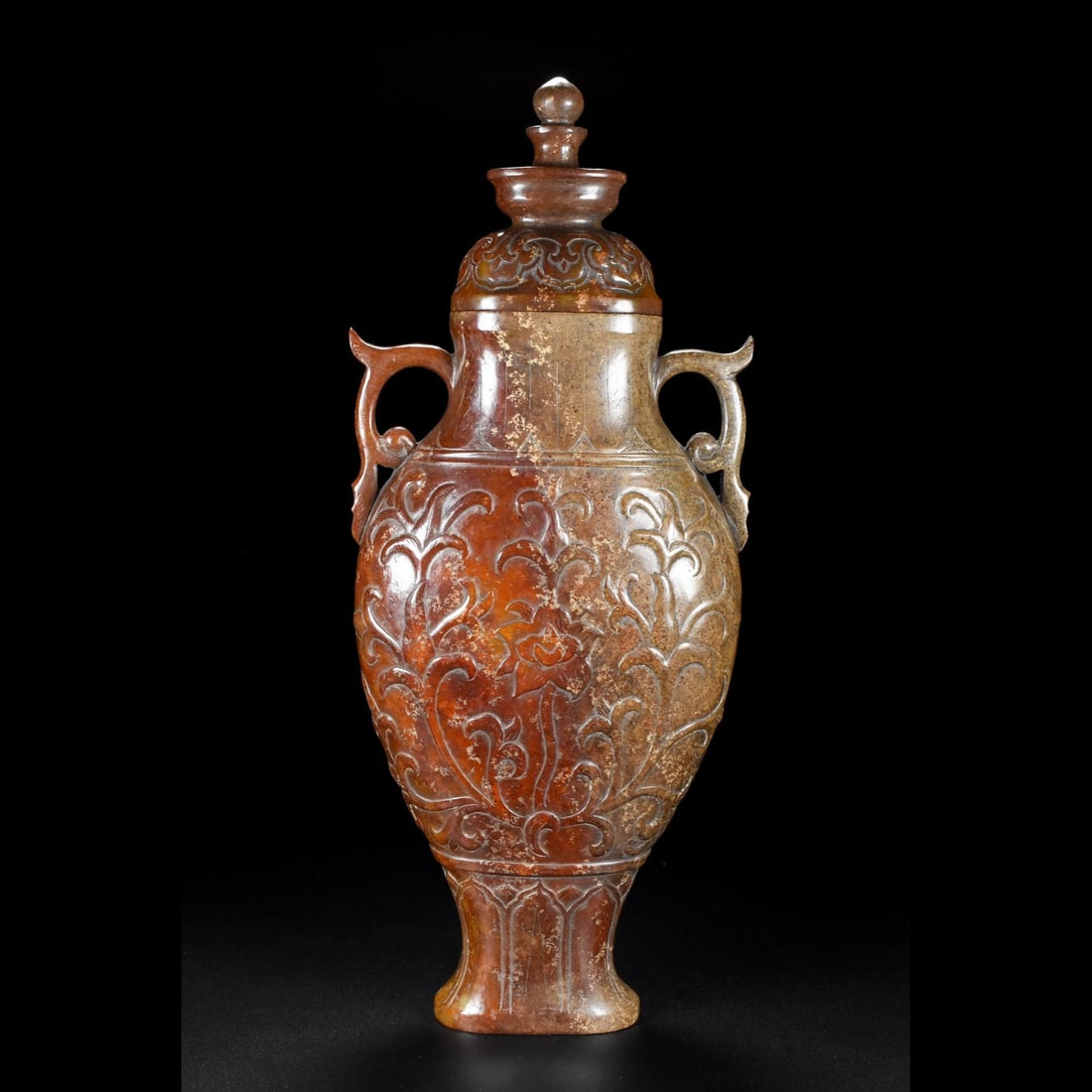 An Exquisite Hotan Jade Flower Pattern Vase: An Exquisite Hotan Jade Flower Pattern Vase,Qing Dynasty, China,Size:5.1inx12.6in,Weight:1290g 和田玉花卉纹瓶,中国清代