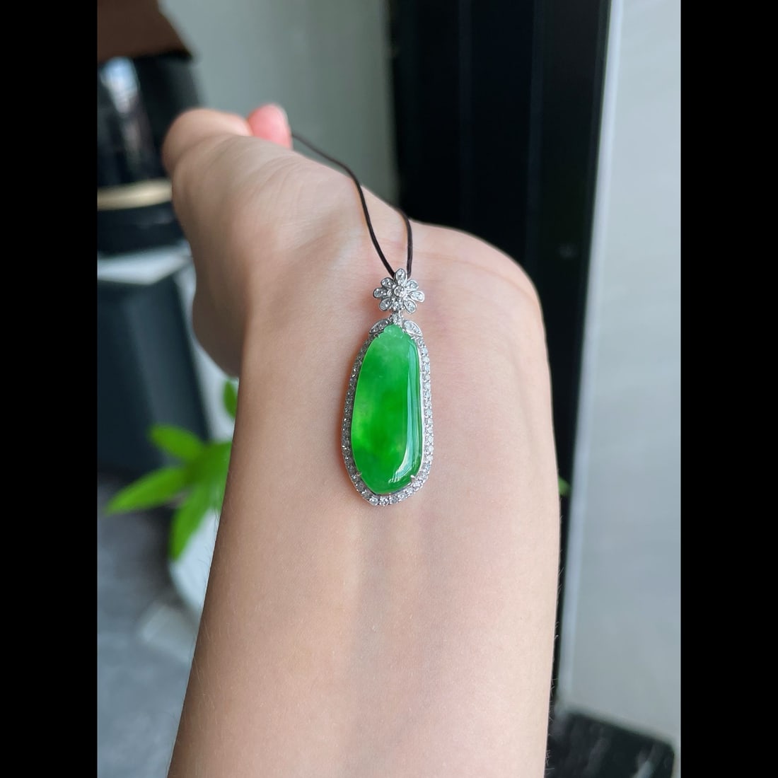 An Exquisite Jadeite Melon Pendant - 5