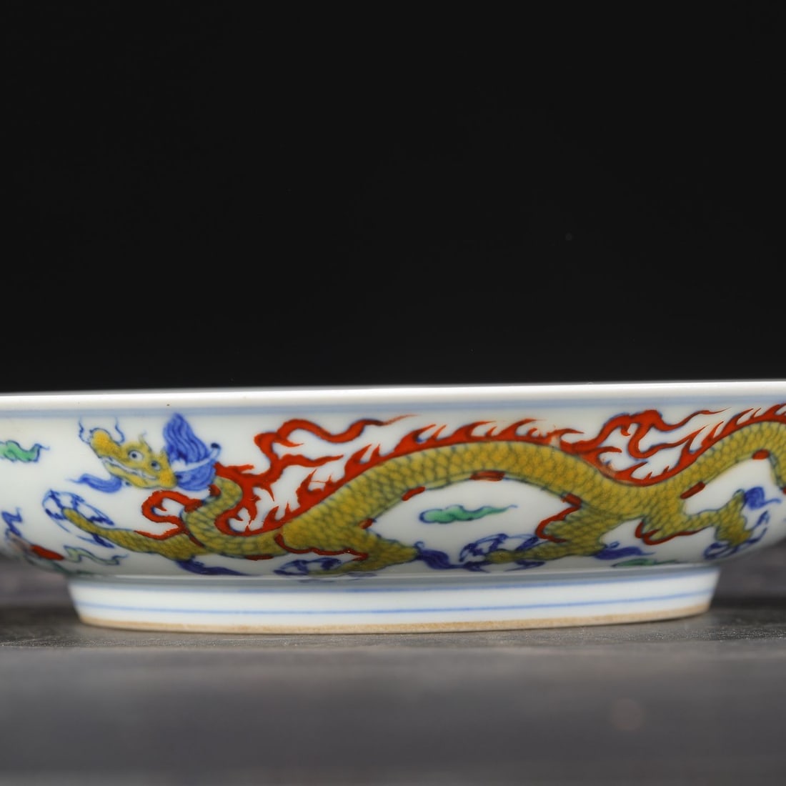An Exquisite Doucai Flower Pattern Plate - 9