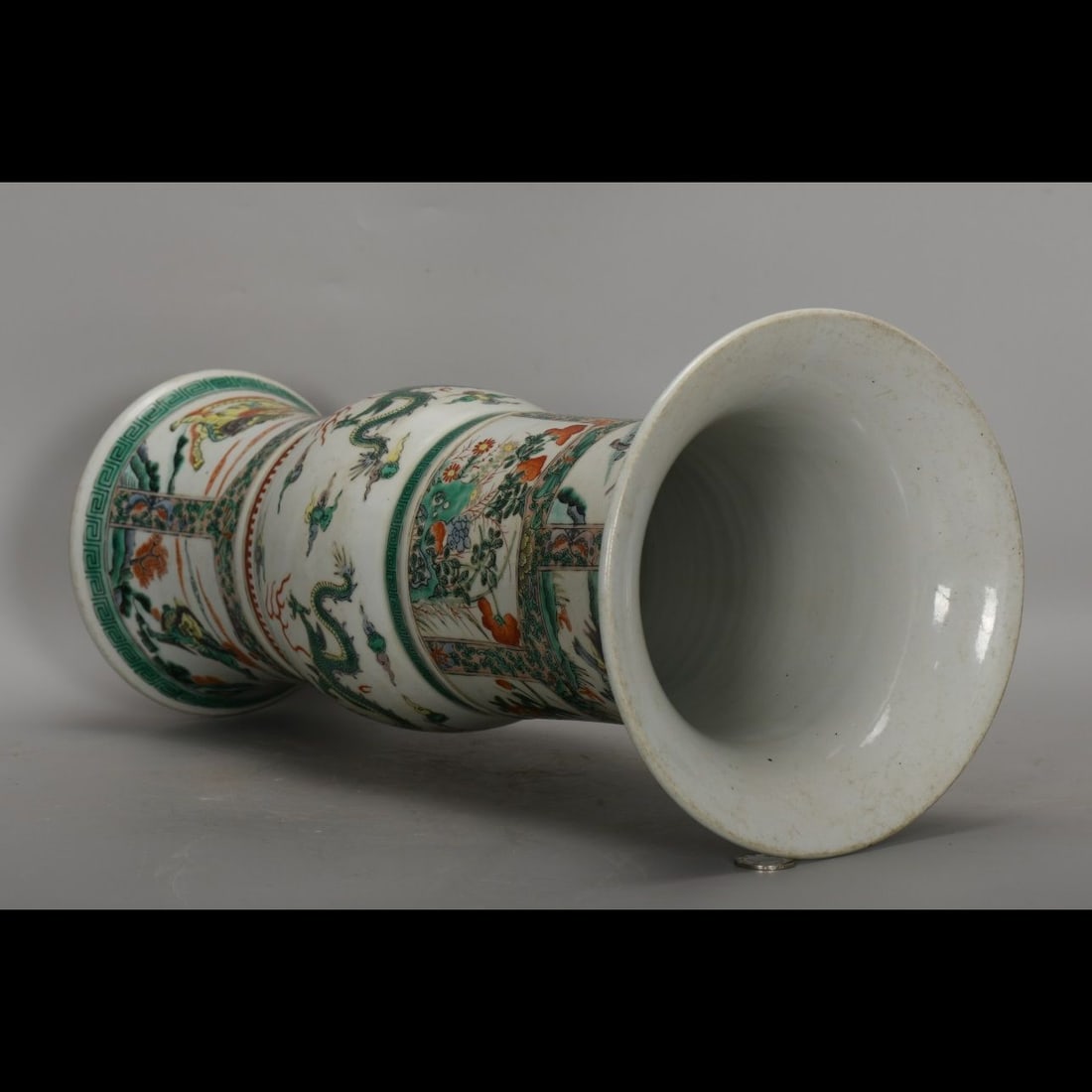 An Exquisite Wucai Dragon Pattern Vase - 2