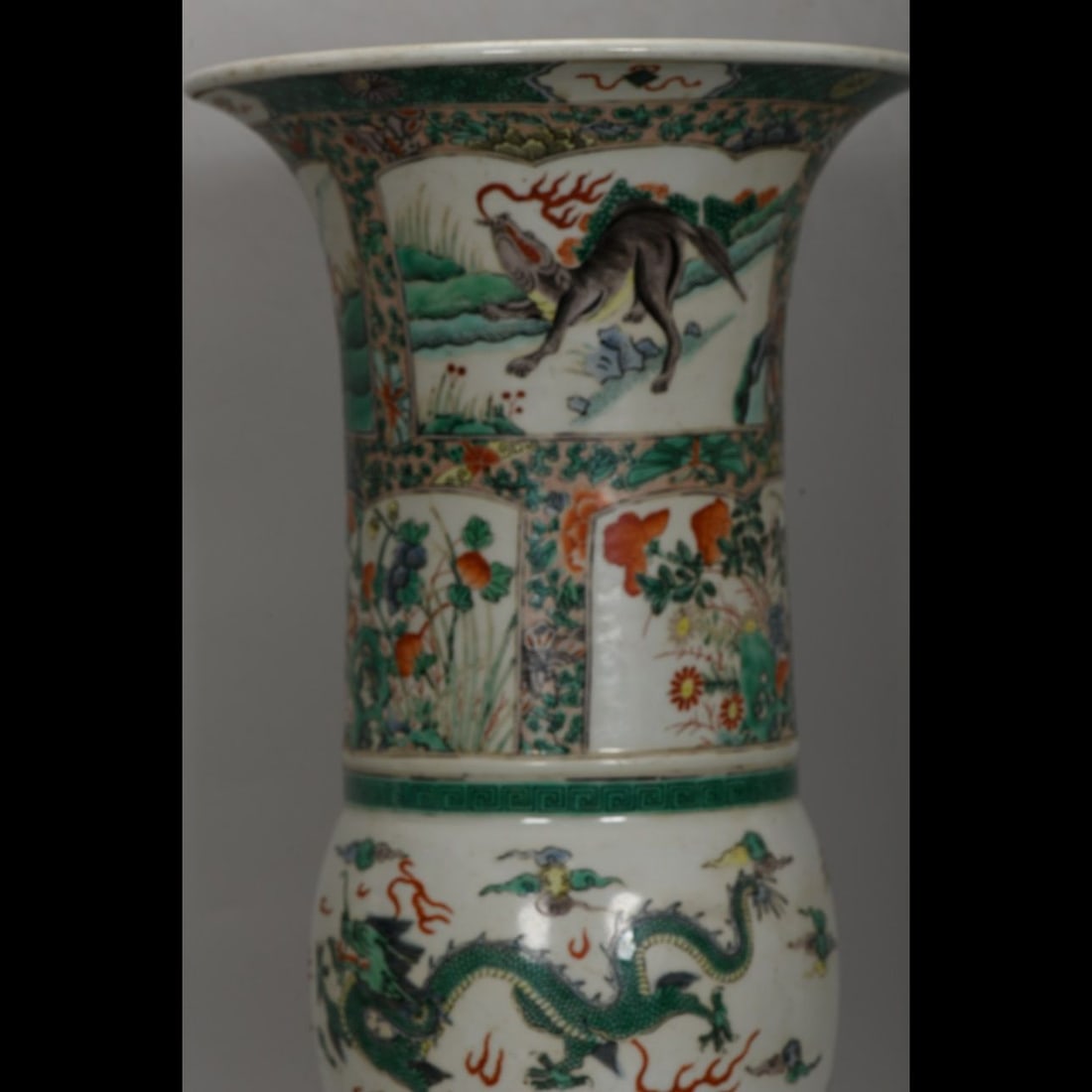 An Exquisite Wucai Dragon Pattern Vase - 3