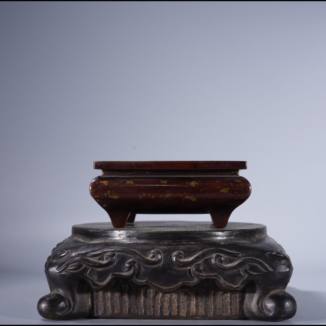 An Exquisite Purple Copper Gold‑Splashed Square Censer: An Exquisite Purple Copper Gold‑Splashed Square Censer,Ming Dynasty, China,Xuande Six‑character Mark,Size:2.1inx4.7in,Weight:1470g