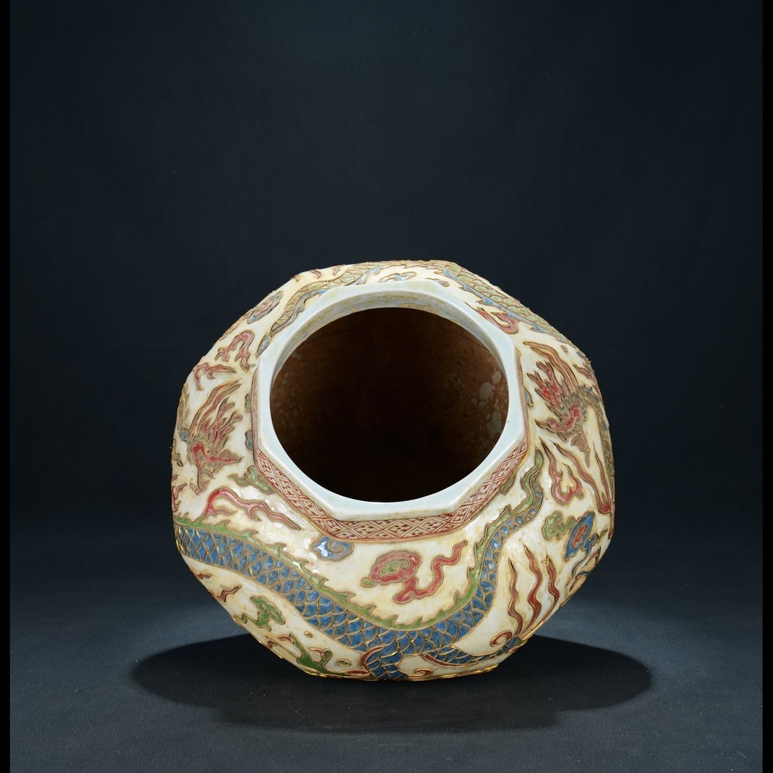 An Exquisite Wucai Dragon Pattern Octagonal Jar - 8