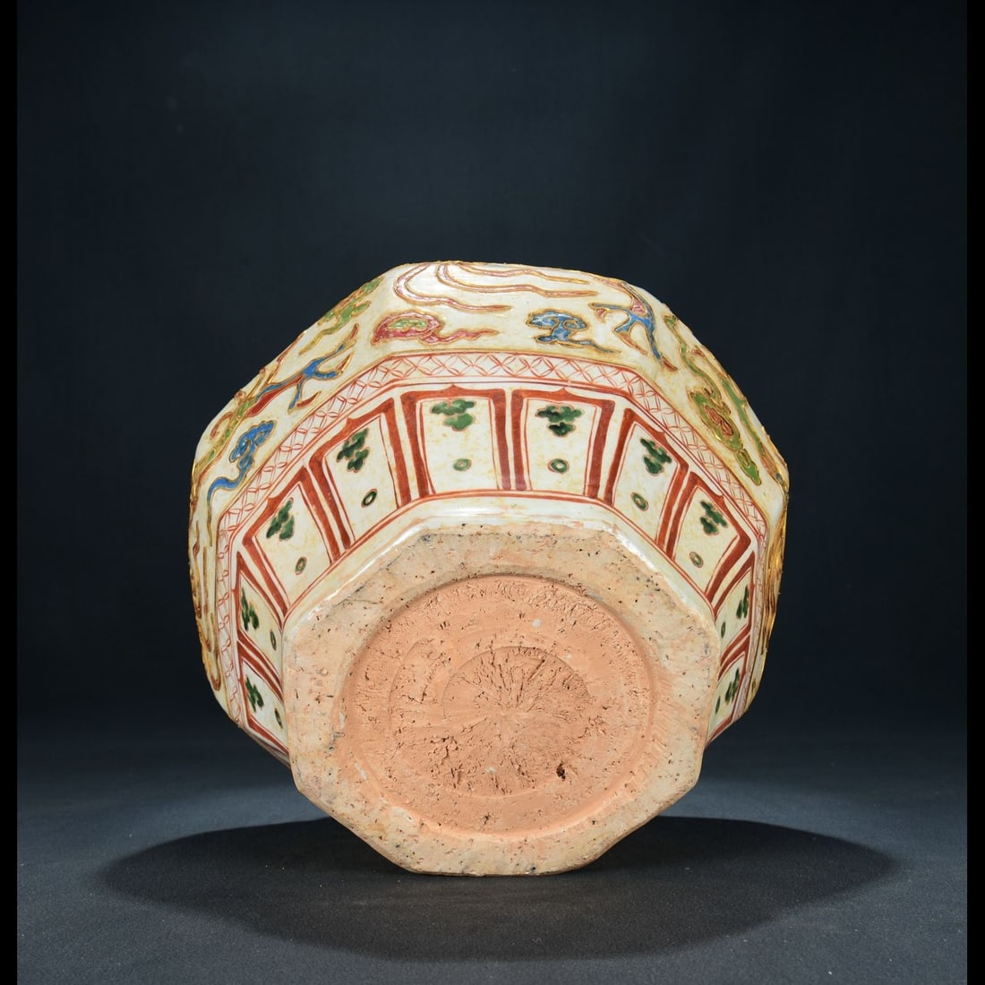 An Exquisite Wucai Dragon Pattern Octagonal Jar - 9