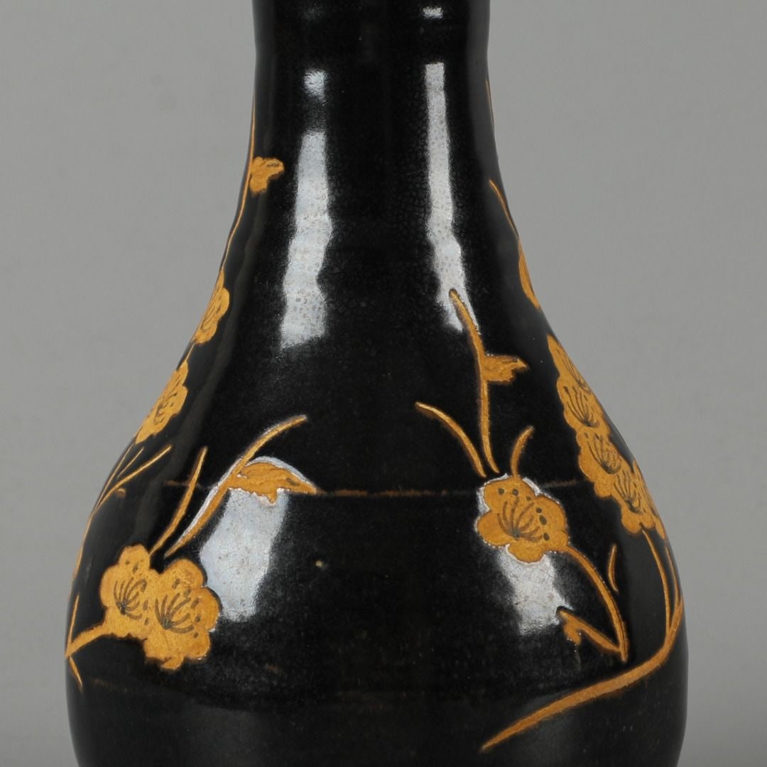 An Exquisite Black Glazed Flower Pattern Vase - 5