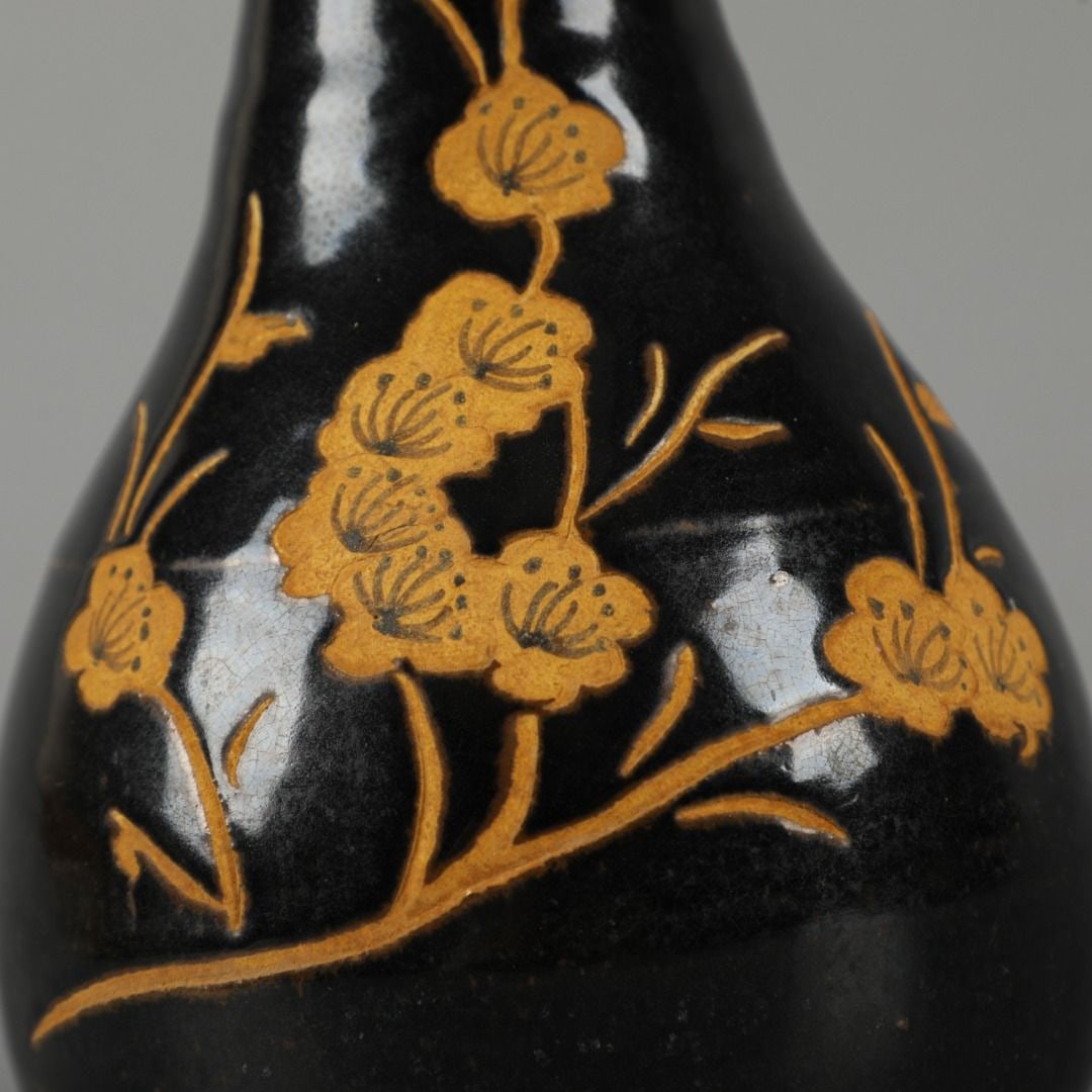 An Exquisite Black Glazed Flower Pattern Vase - 7