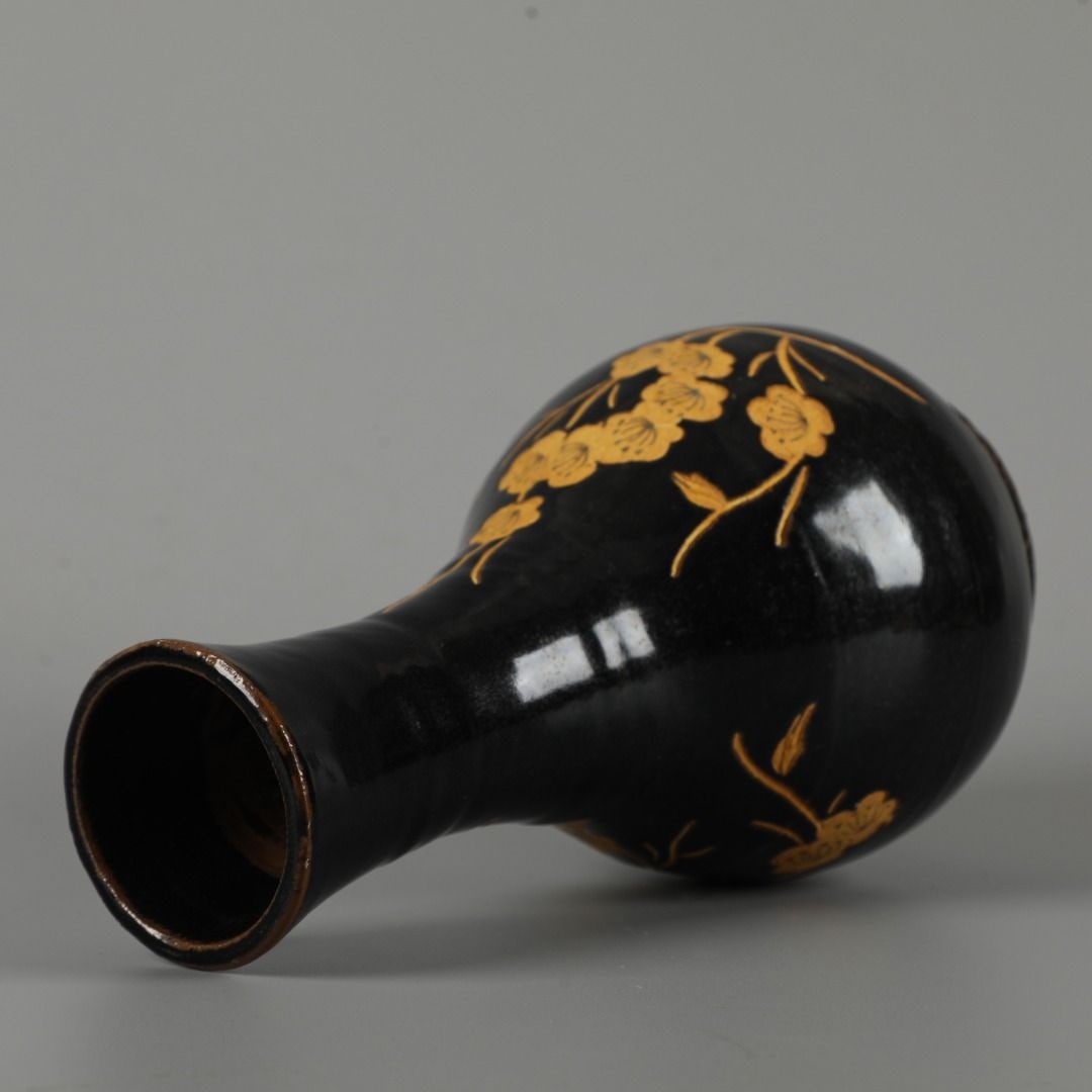 An Exquisite Black Glazed Flower Pattern Vase - 8