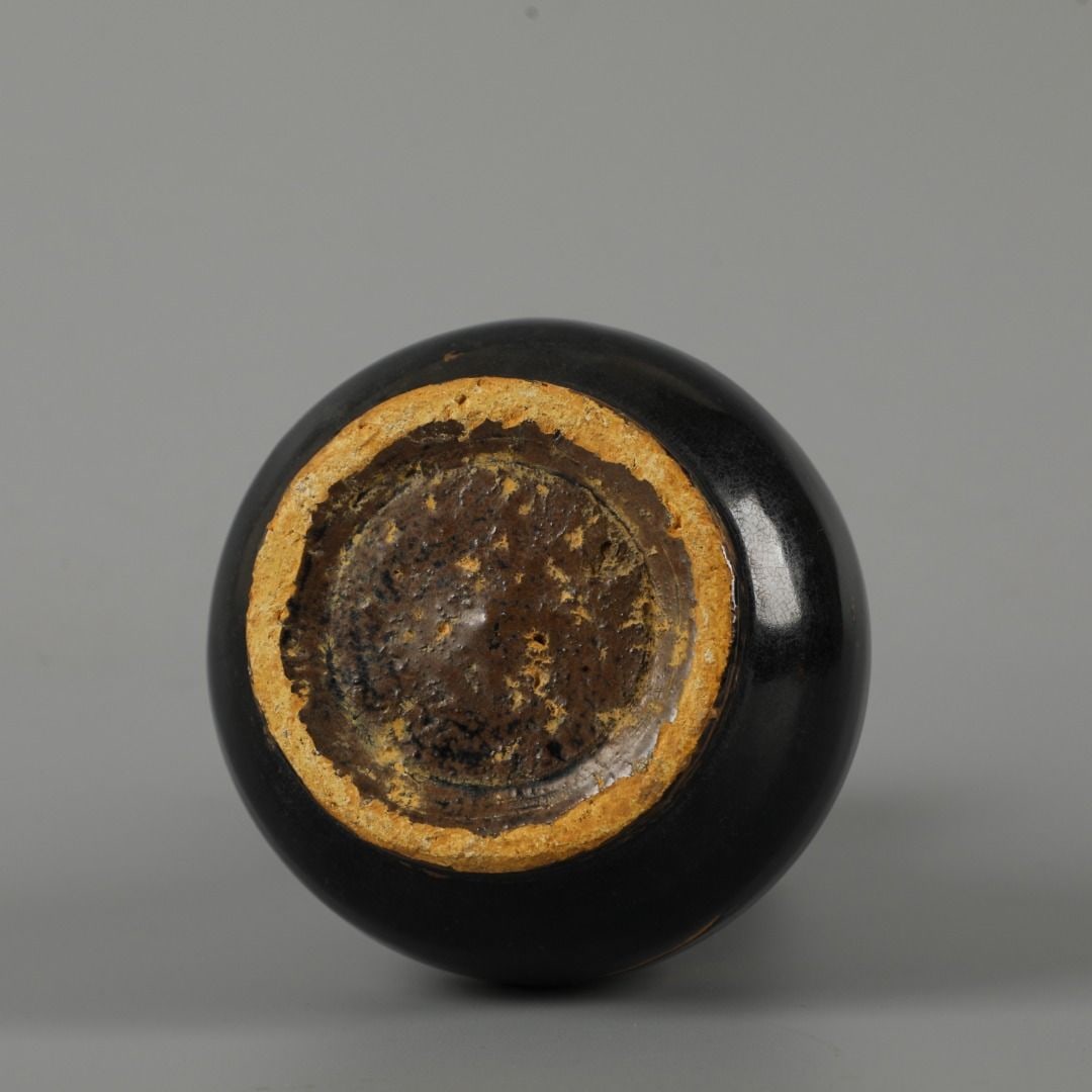 An Exquisite Black Glazed Flower Pattern Vase - 9