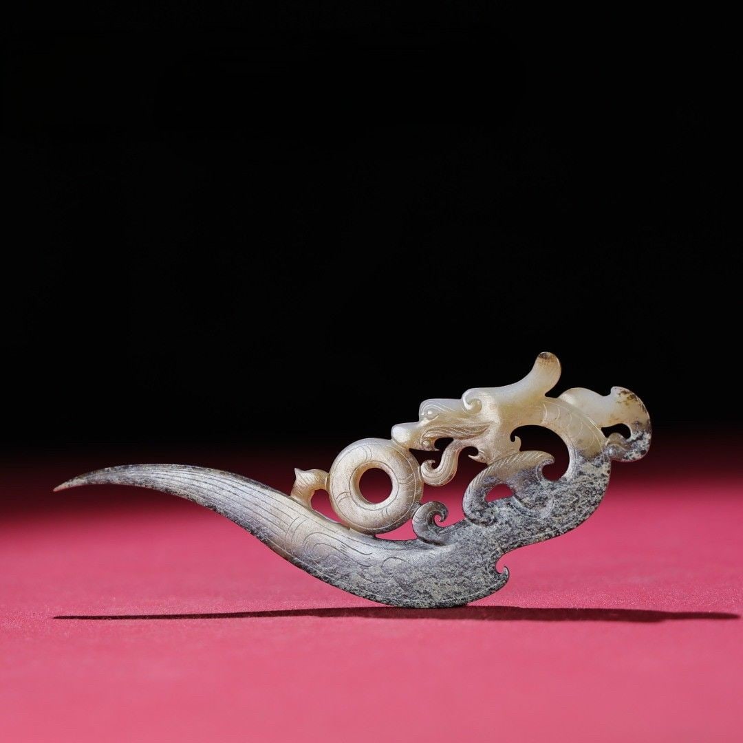 An Exquisite Hotan Jade Dragon Accessory: An Exquisite Hotan Jade Dragon Accessory,Han Dynasty, China,Size:4.9inx2inx0.2in,Weight:27g 和田玉龙配饰,中国汉代