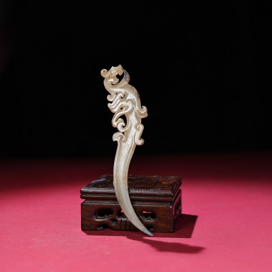 An Exquisite Hotan Jade Accessory - 5