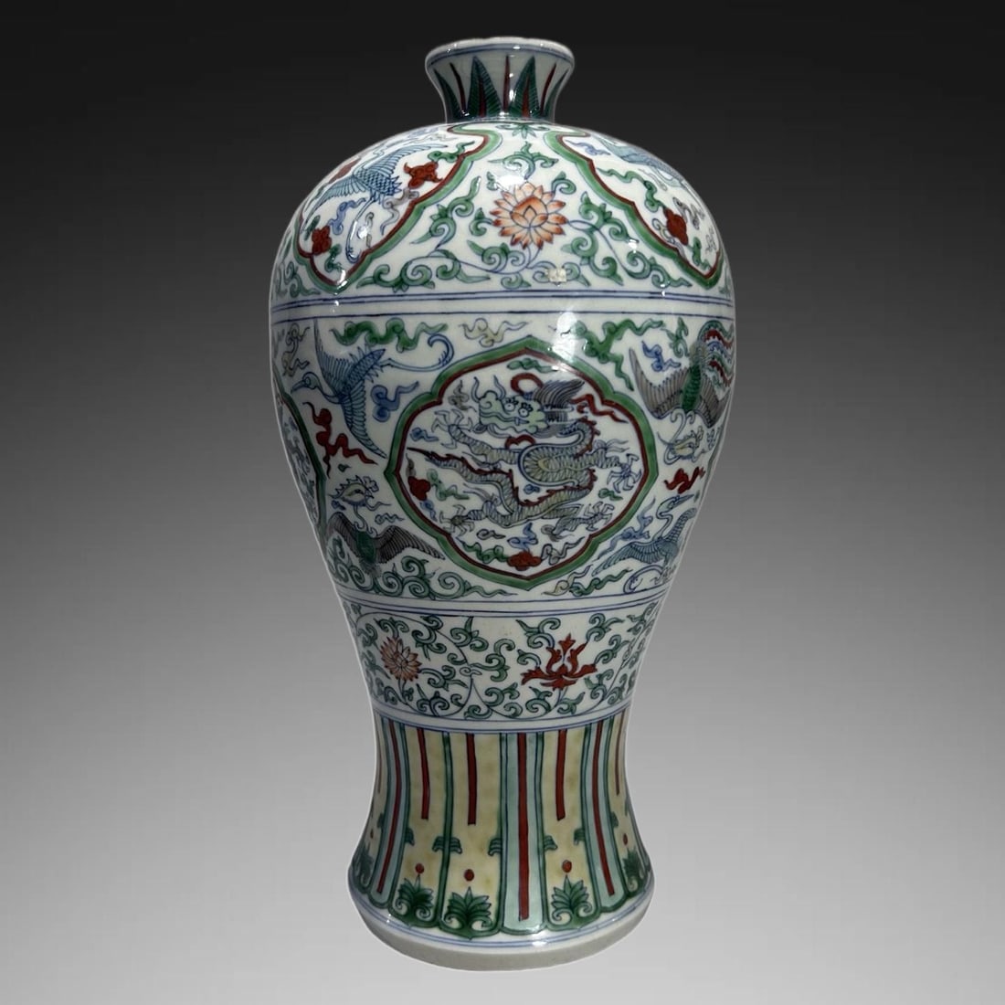 An Exquisite Wucai Dragon Pattern Vase - 4