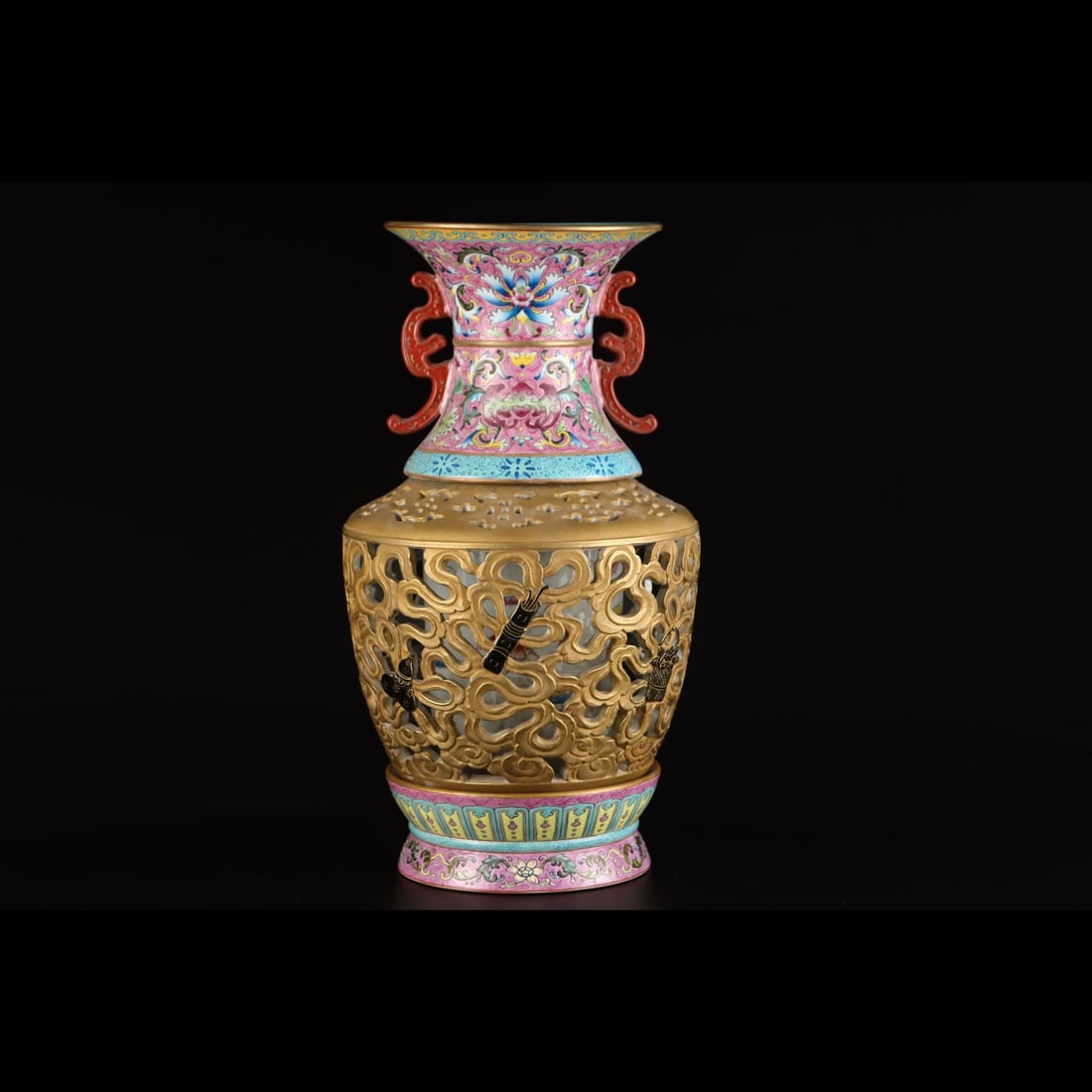 An Exquisite Famille-Rose Painted Gold Eight Treasures Pattern Vase: An Exquisite Famille-Rose Painted Gold Eight Treasures Pattern Vase,Qing Dynasty, China,Qianlong Four-character Mark,Size:14.9inx8.1in