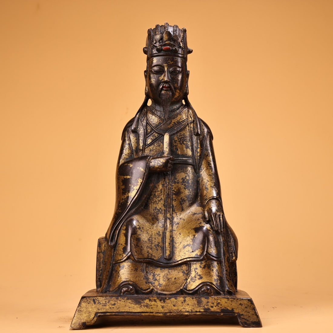An Exquisite Bronze Gold Paste Figures Ornament: An Exquisite Bronze Gold Paste Figures Ornament,Qing Dynasty, China,Qianlong Four-character Mark,Size:9.1inx4.7in,Weight:650g