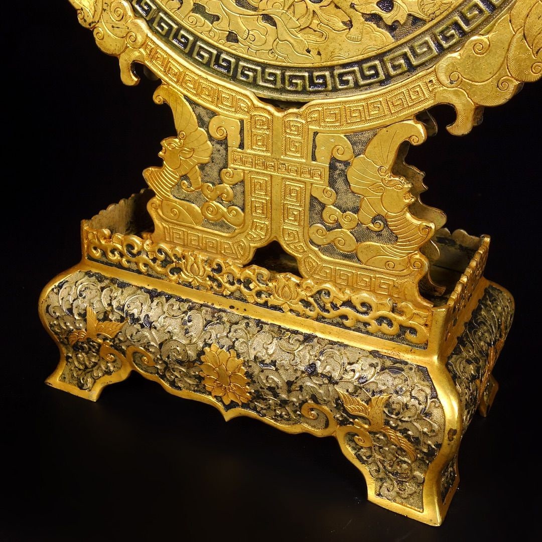 An Exquisite Gilt Bronze Screen - 8