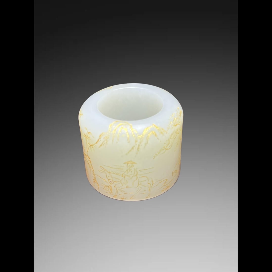 An Exquisite Hotan Jade Landscape Pattern Thumb Ring - 2