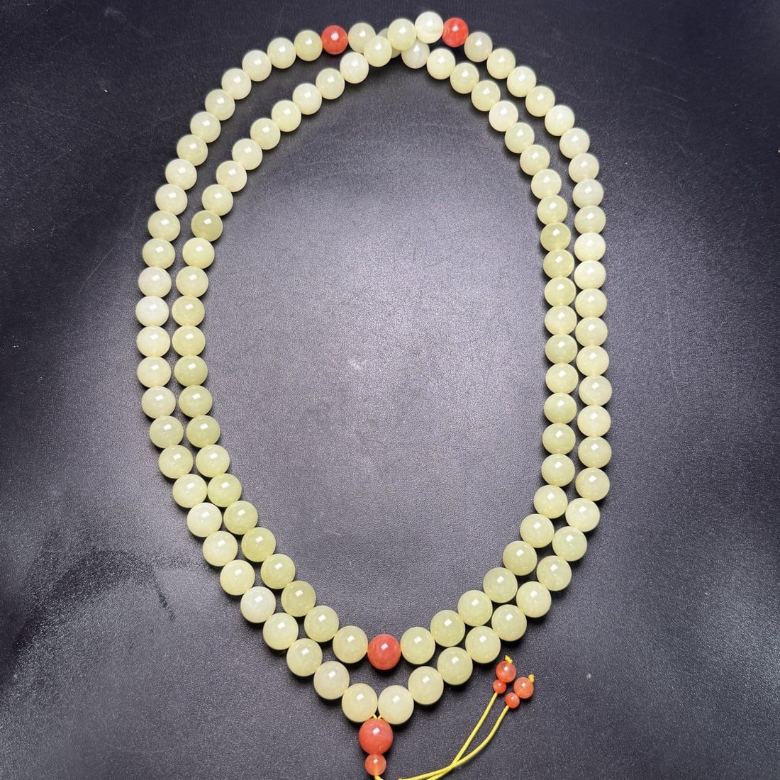An Exquisite Hotan Yellow Jade Handheld: An Exquisite Hotan Yellow Jade Handheld,Qing Dynasty,China,Size:0.5in,Weight:302g 和田黄玉手持,中国清代