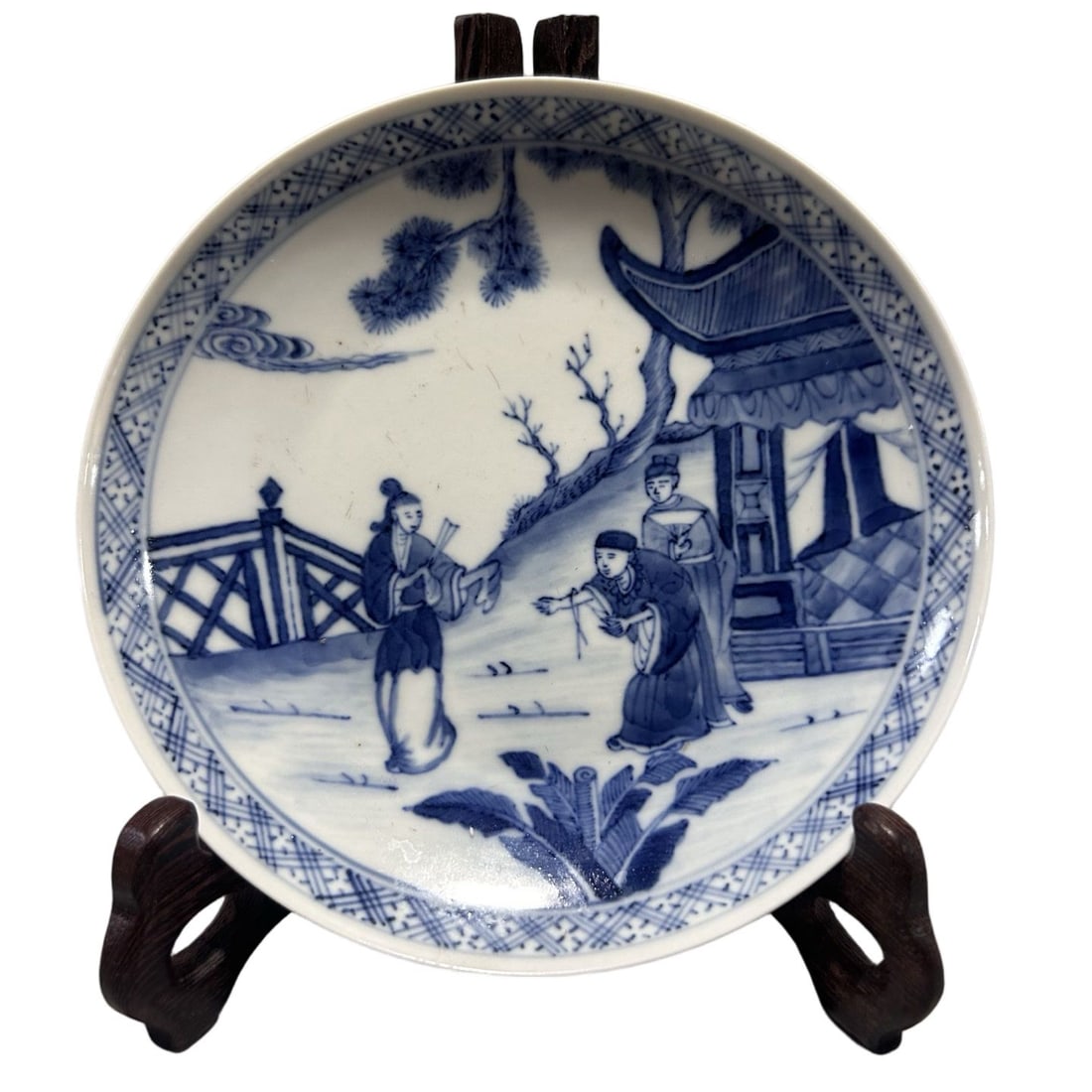 An Exquisite Blue and White Figures Pattern Plate (1 of 7)