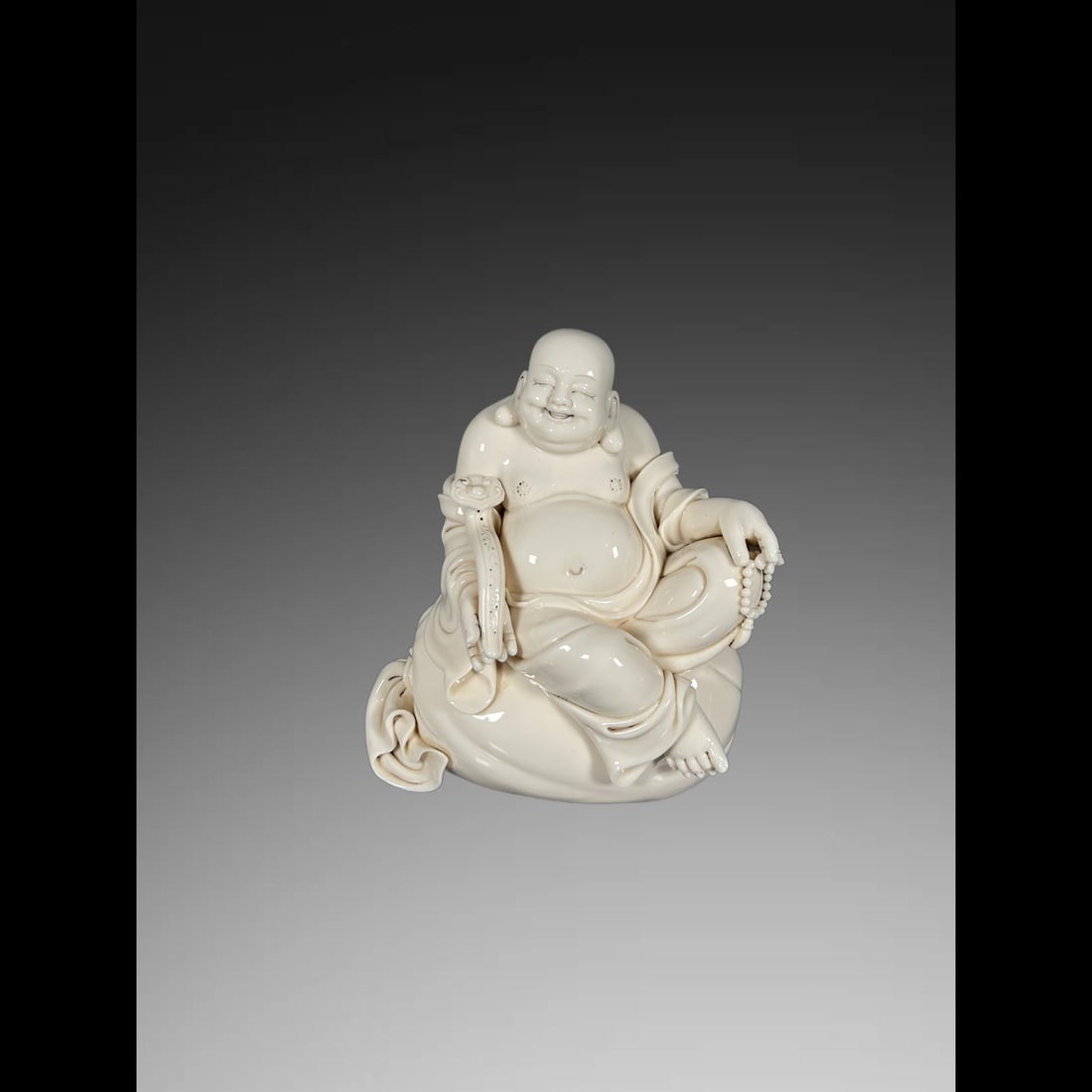 An Exquisite Blance-De-Chine Buddha statue Ornament (1 of 8)