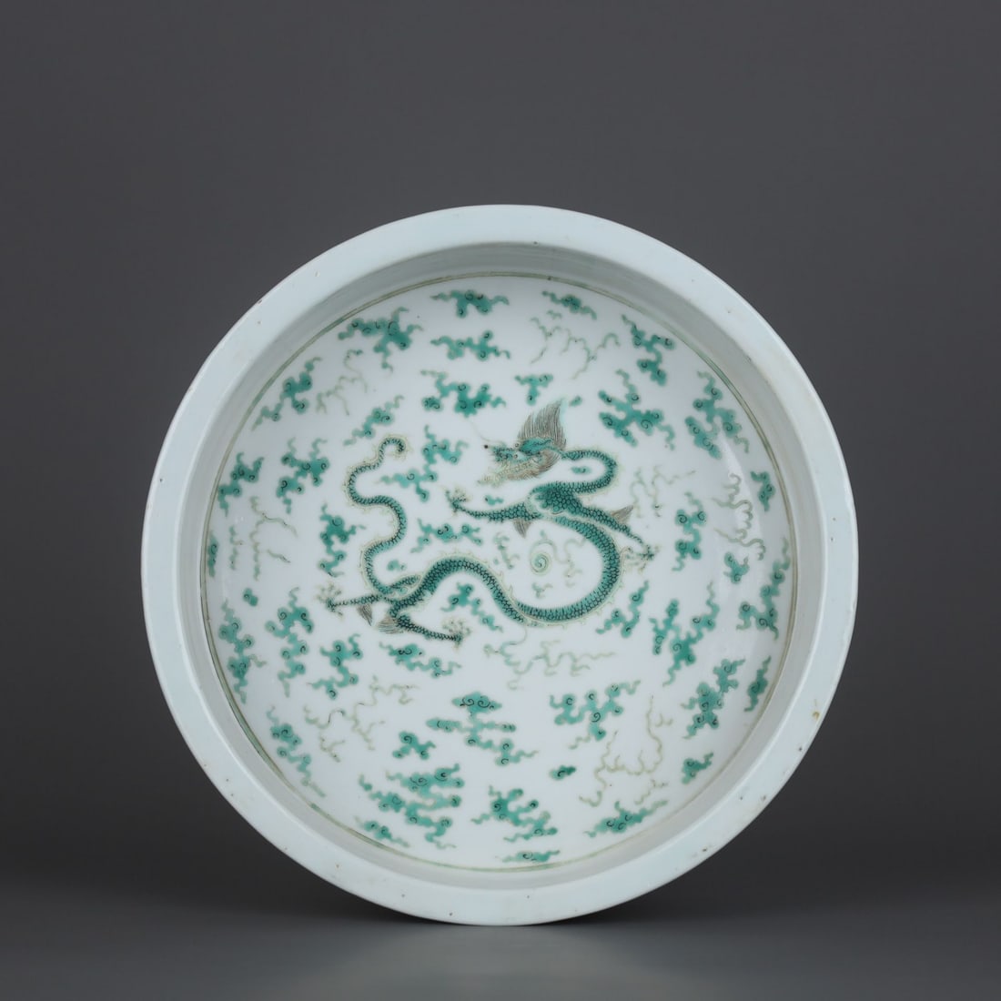 An Exquisite Green Color Dragon Pattern Brush Washer: An Exquisite Green Color Dragon Pattern Brush Washer,Qing Dynasty, China,Size:2.5inx9.1in 绿彩龙纹笔洗,中国清代