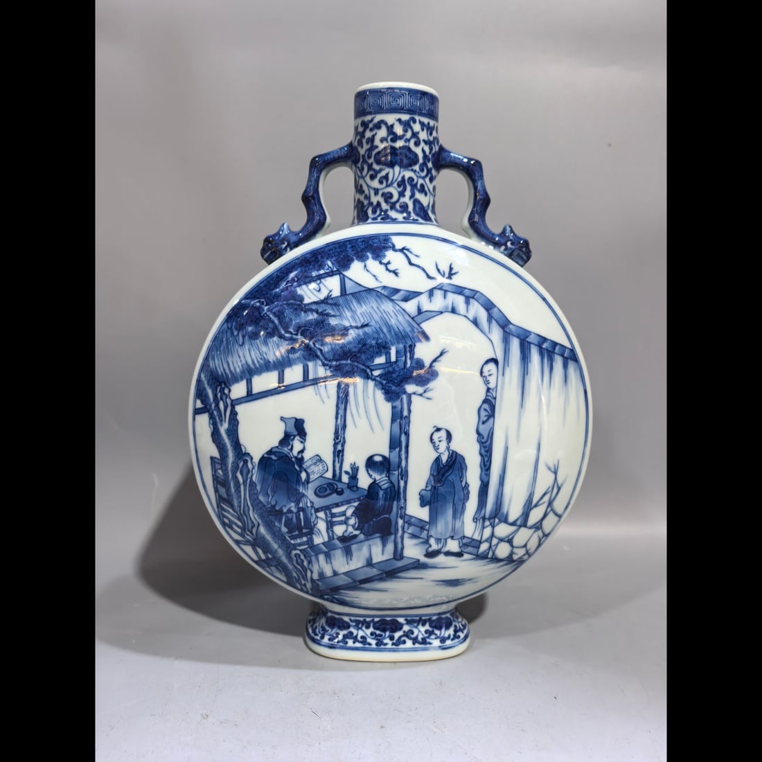 An Exquisite Blue and White Figures Pattern Vase: An Exquisite Blue and White Figures Pattern Vase,Qing Dynasty, China,Yongzheng Six‑character Mark,Size:13inx9.1inx4.1in 青花人物纹瓶,中国清&