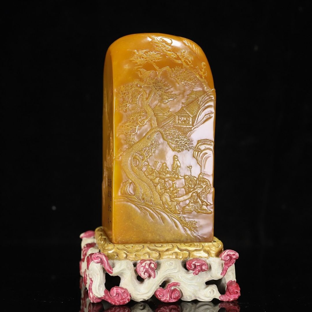 An Exquisite China Tianhuang Stone Figures Pattern Seal: An Exquisite China Tianhuang Stone Figures Pattern Seal,Qing Dynasty, China,Size:5.4inx2.7inx2.7in 田黄石人物纹印章,中国清代
