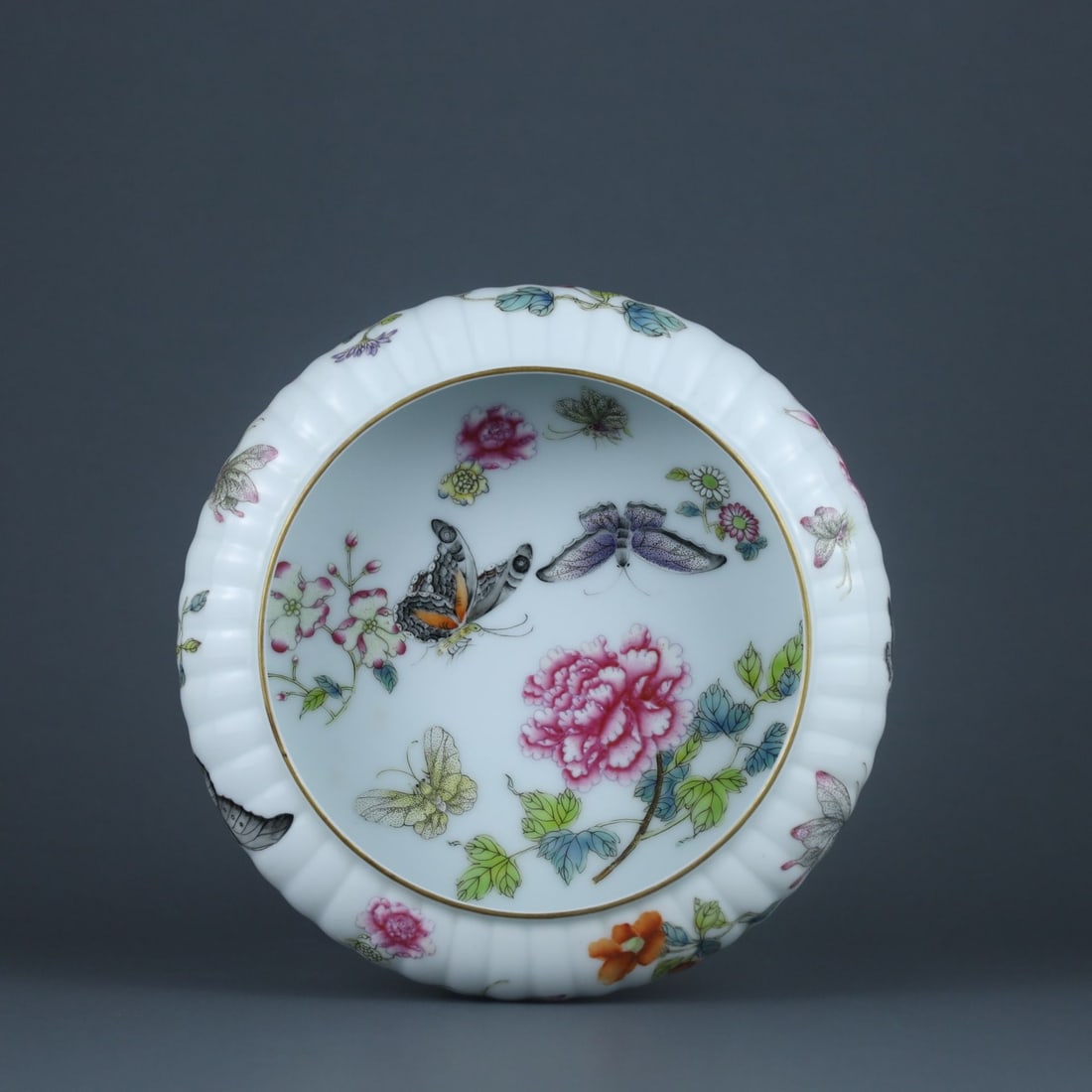 An Exquisite Famille-Rose Flower and Butterfly Pattern Brush Washer: An Exquisite Famille-Rose Flower and Butterfly Pattern Brush Washer,Qing Dynasty, China,Yongzheng Six-character Mark,Size:2.1inx6.9in