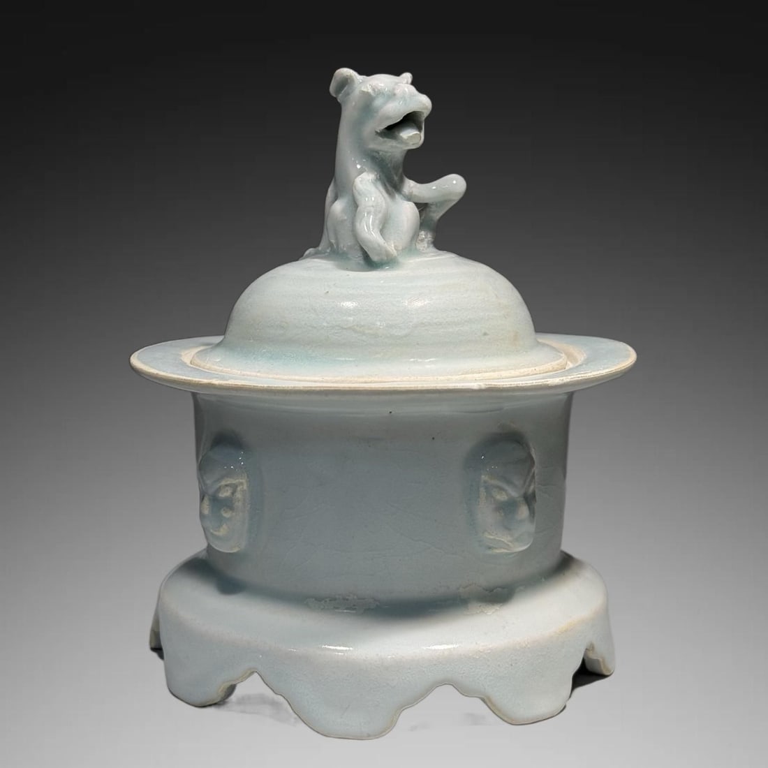An Exquisite Hutian Yao Shadow Blue Glazed Beast Head Incense Burner: An Exquisite Hutian Yao Shadow Blue Glazed Beast Head Incense Burner,Song Dynasty, China,Size:6.1inx4.9in 湖田窑影青釉兽头香薰,中Þ